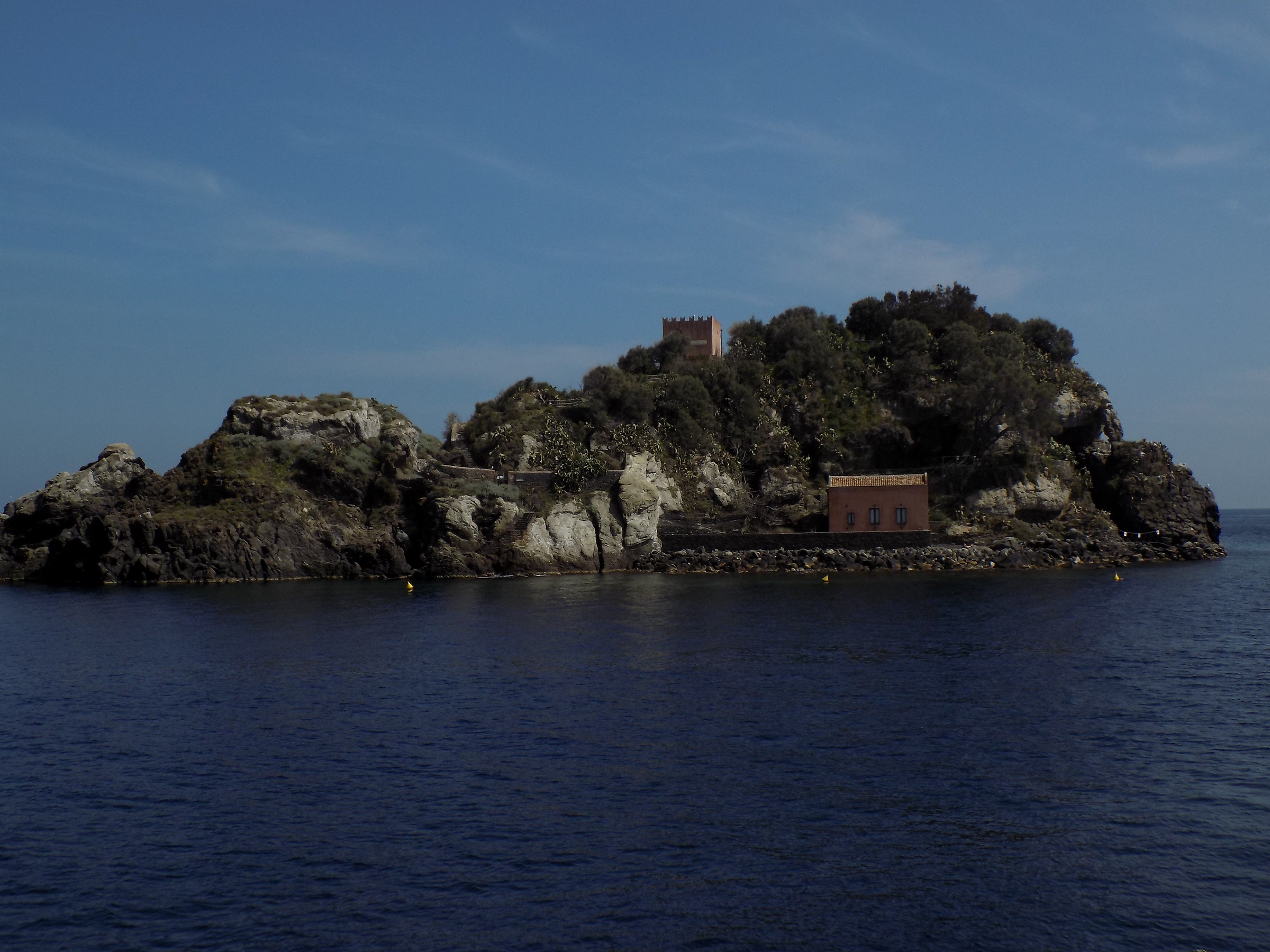Isola Lachea - Acitrezza  (ct)...