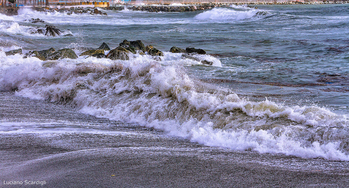 Liguria Liguria #mare #onde...