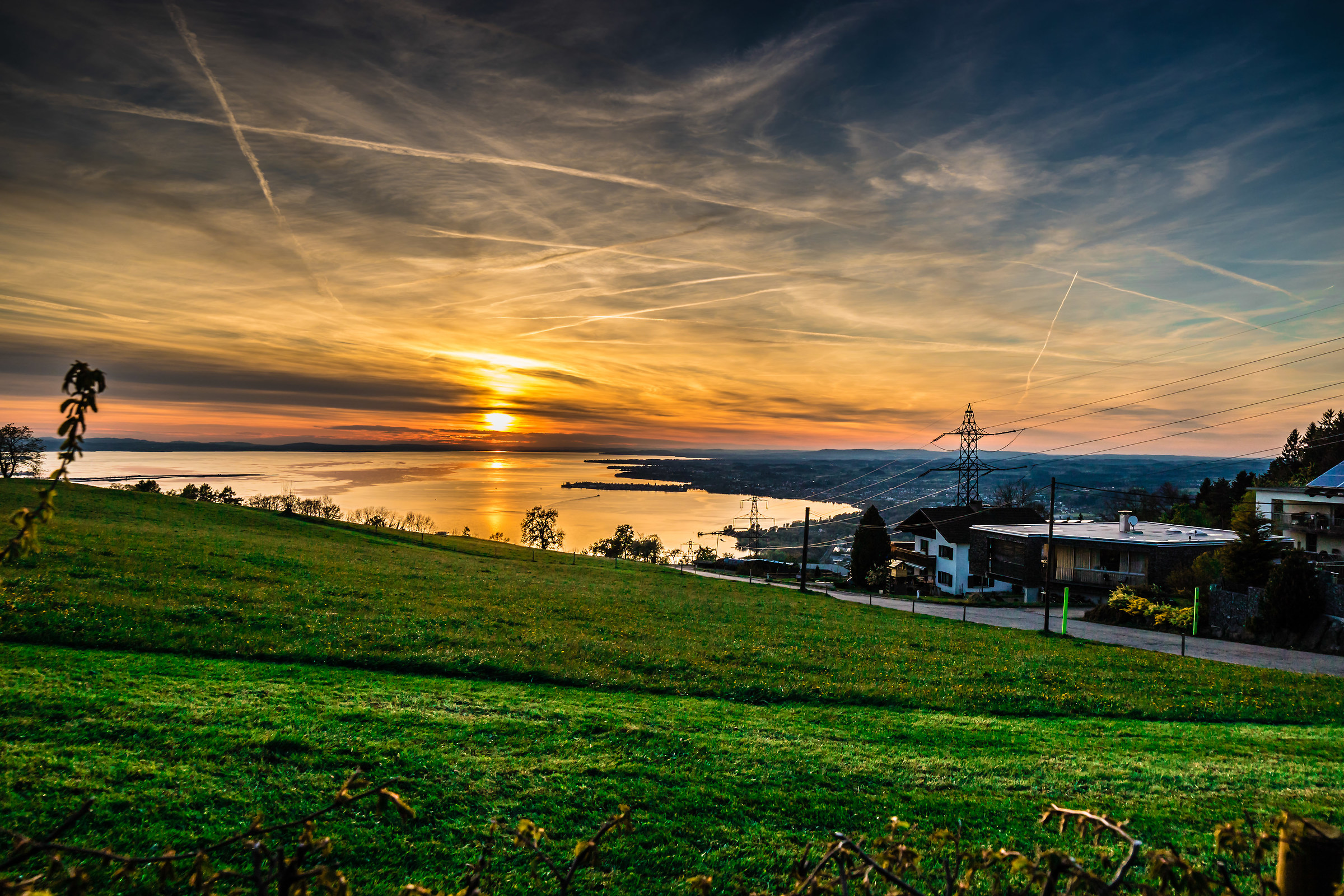 il lago al tramonto...