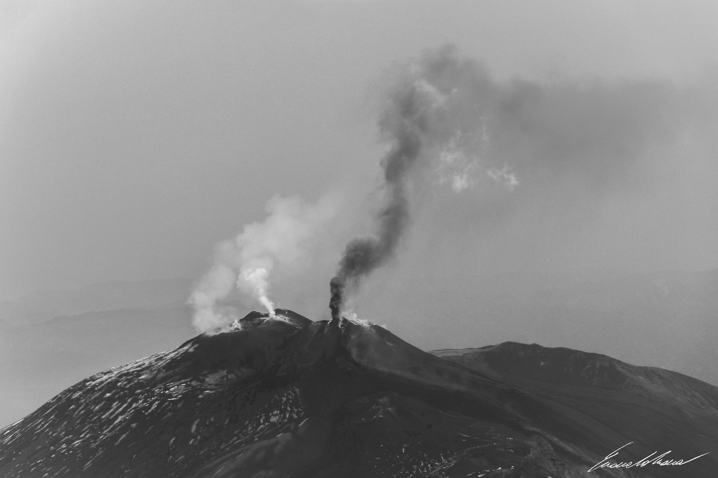 Sorvolando l'Etna...