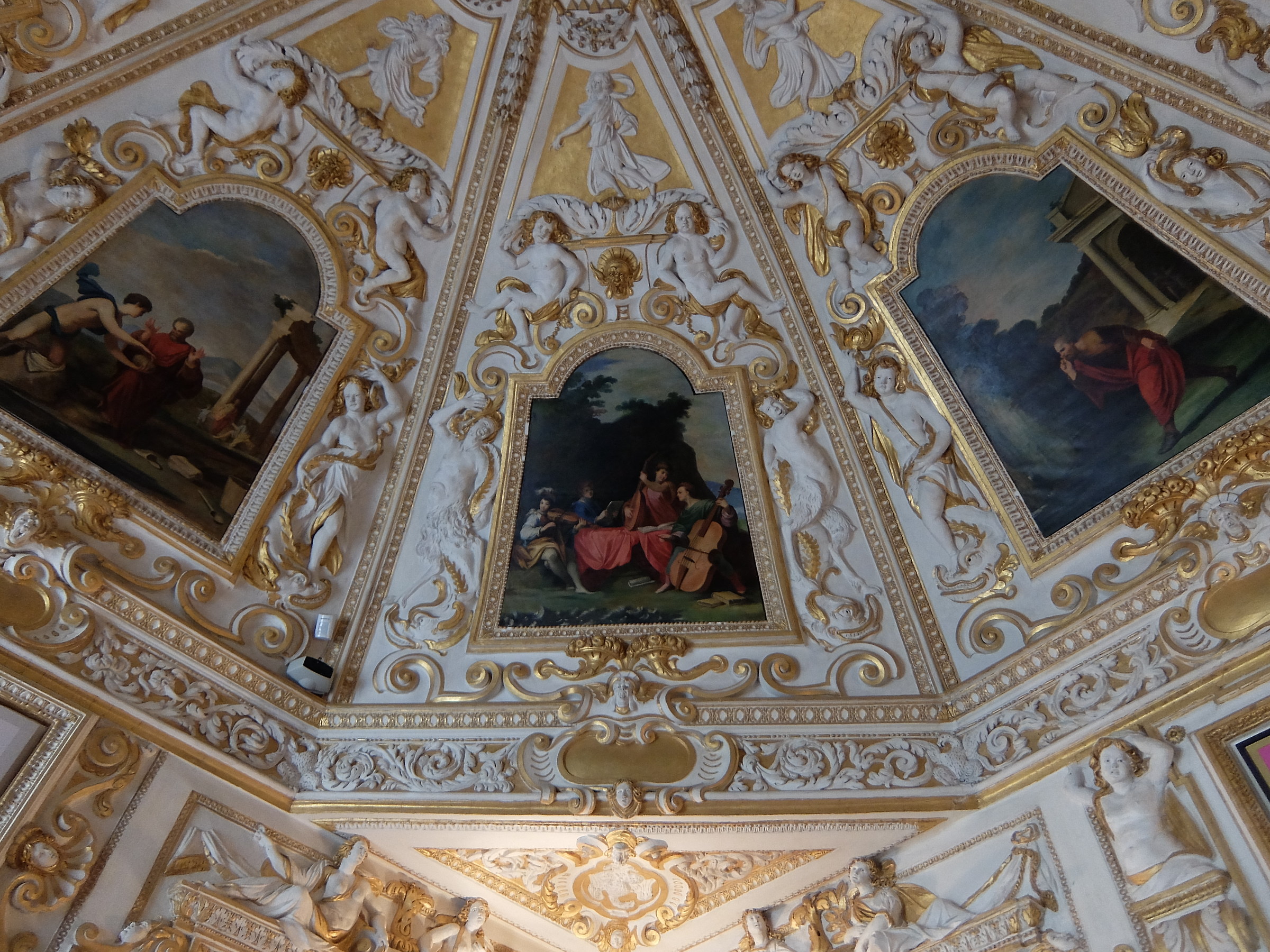 Splendors of Estonian baroque to Delizia di Sassuolo...
