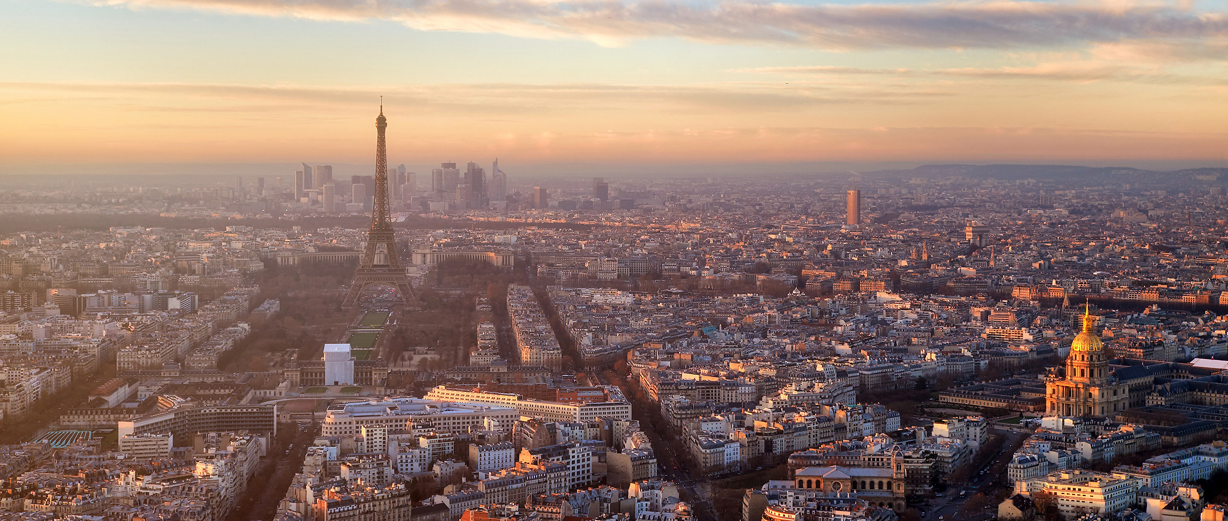 Skyline di Parigi al tramonto...