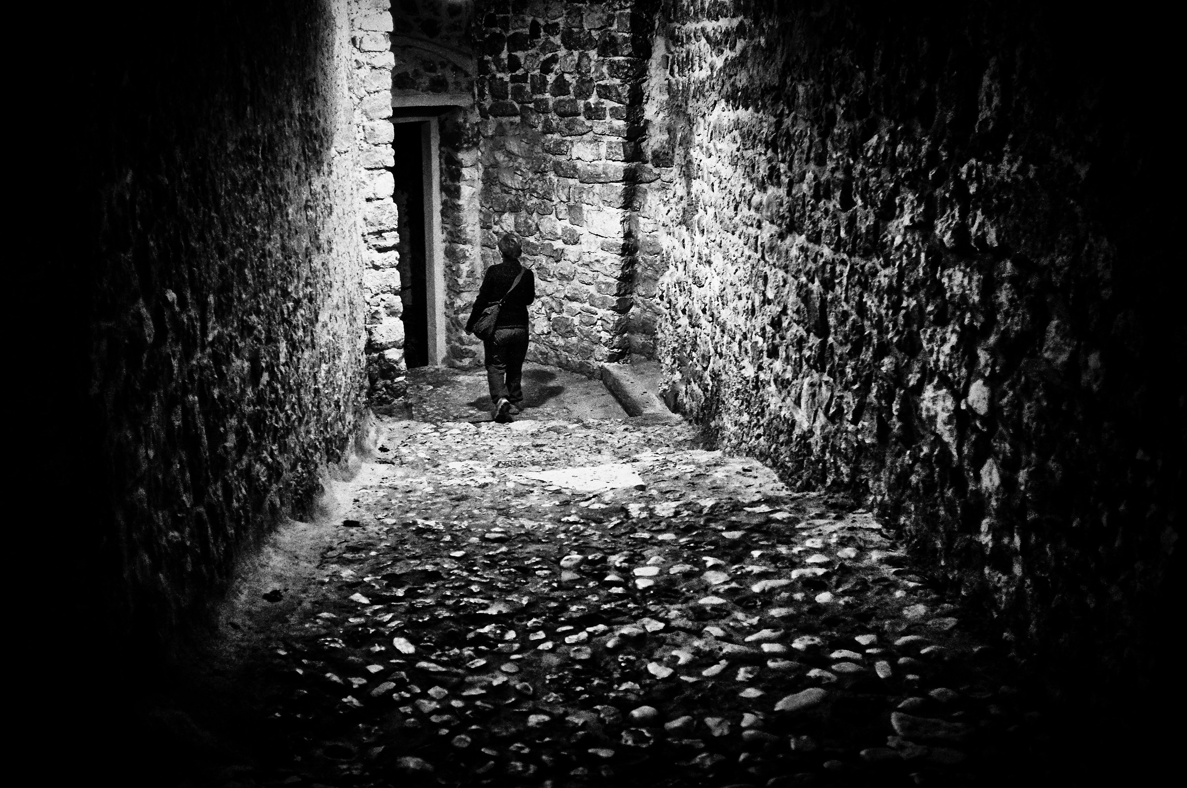 Night in the alleys of Peschici...
