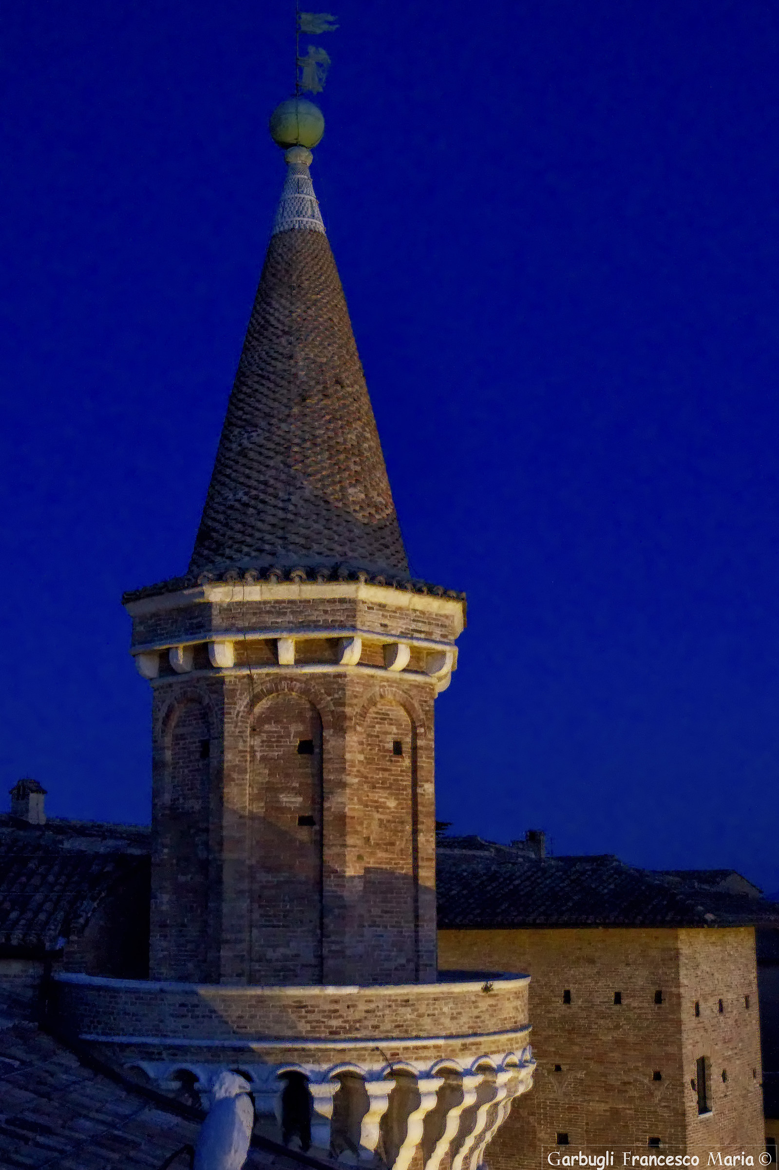 Ora blu sul Torricino di Urbino...