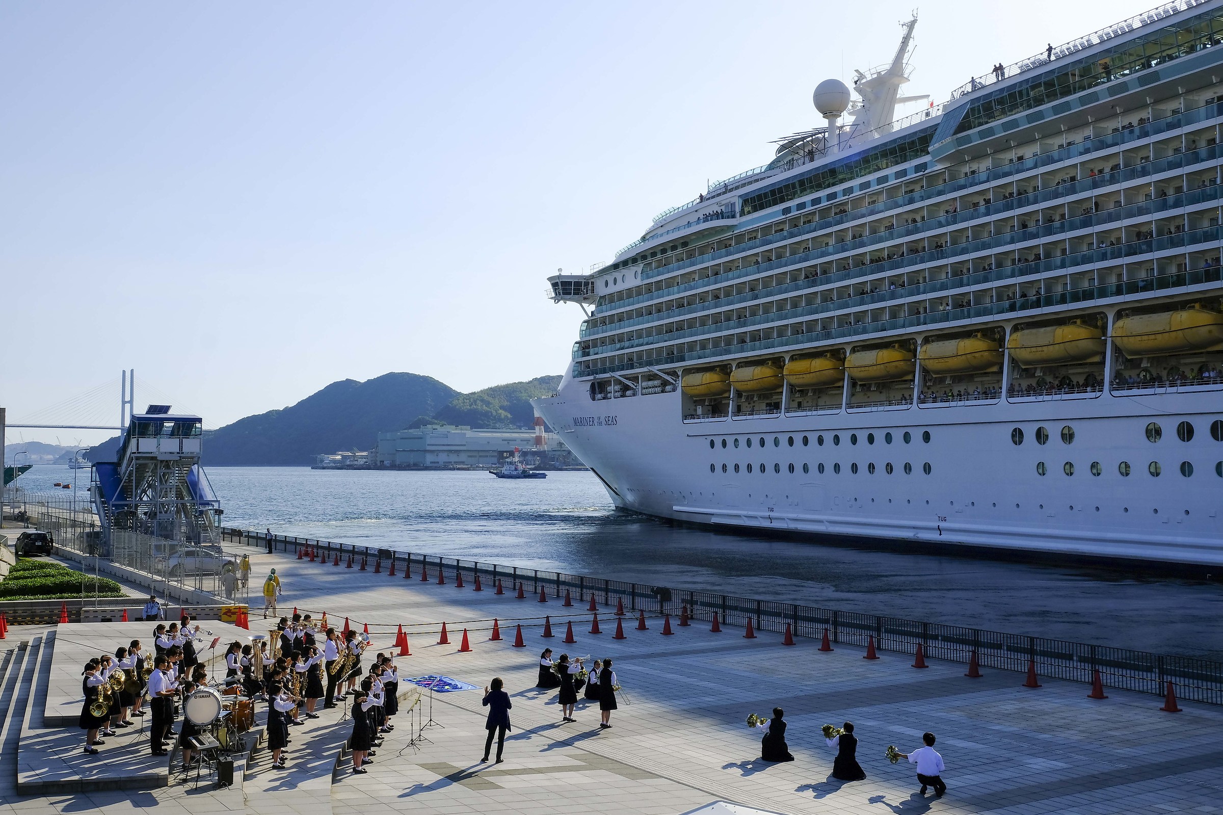 Nagasaki - Departure of cruise ship...