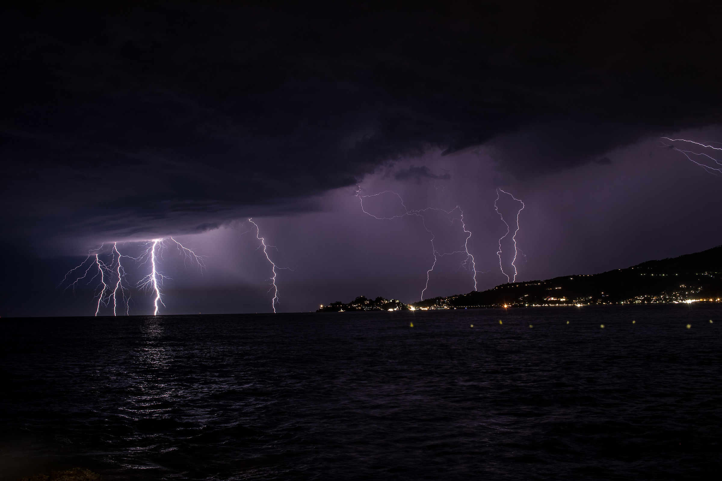 Pioggia di fulmini a Portofino...