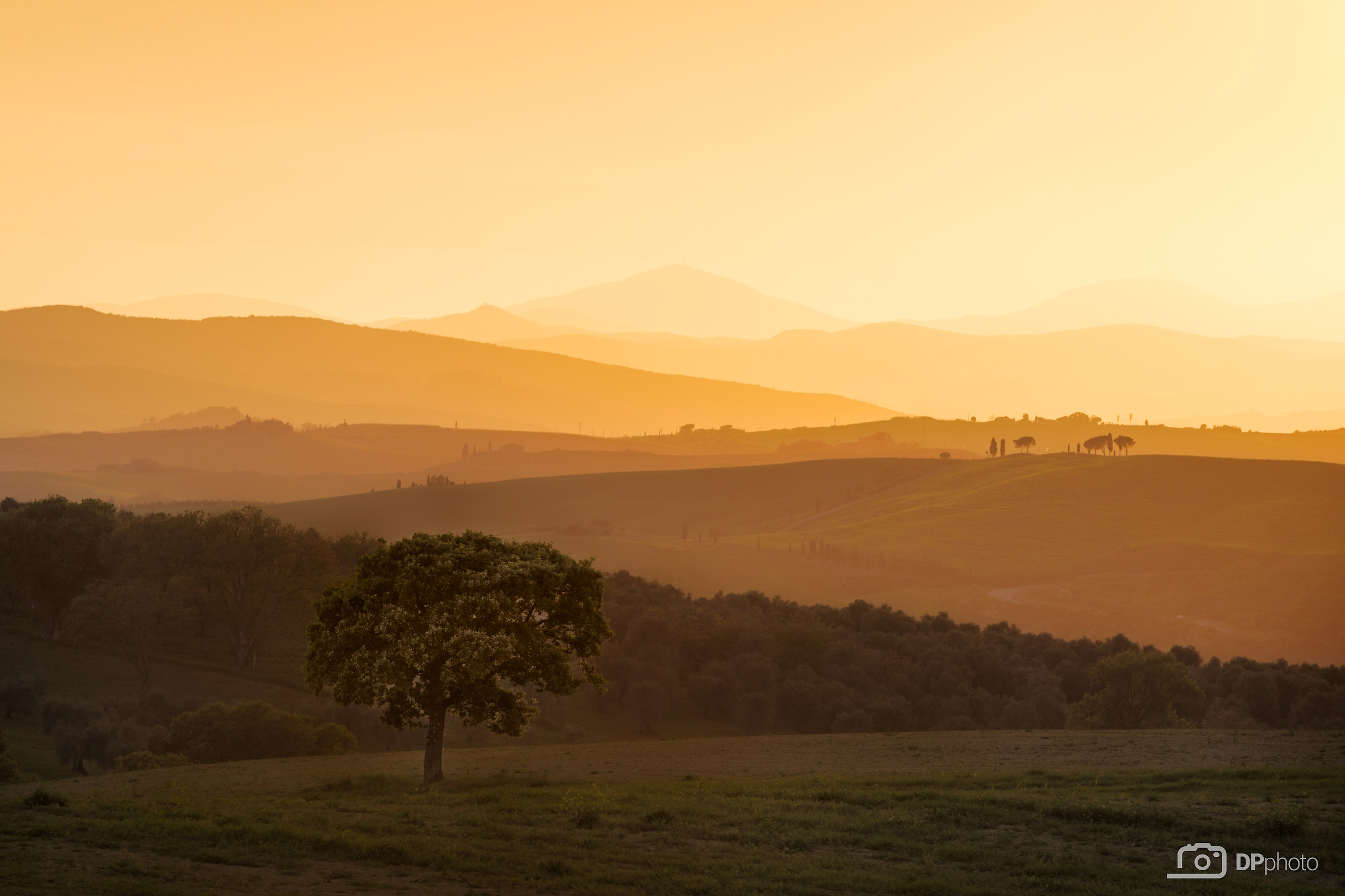 Golden hour in Val d'Orcia...