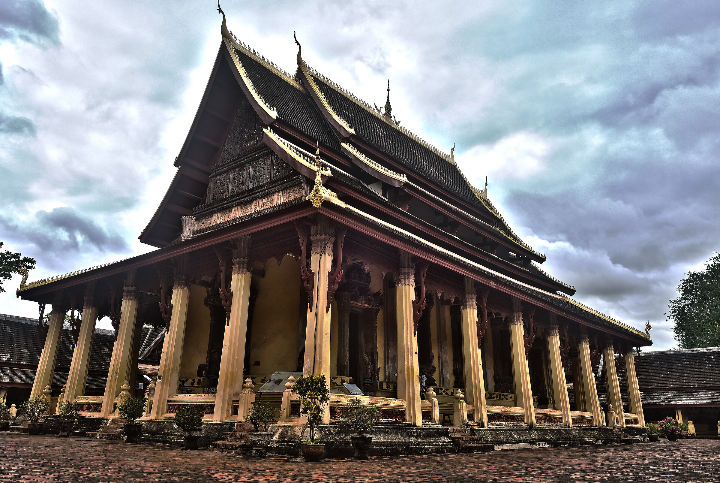 Wat Sisaket Vientiane...