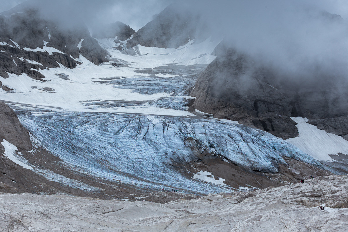 The Marmolada glacier in a quick retreat ......