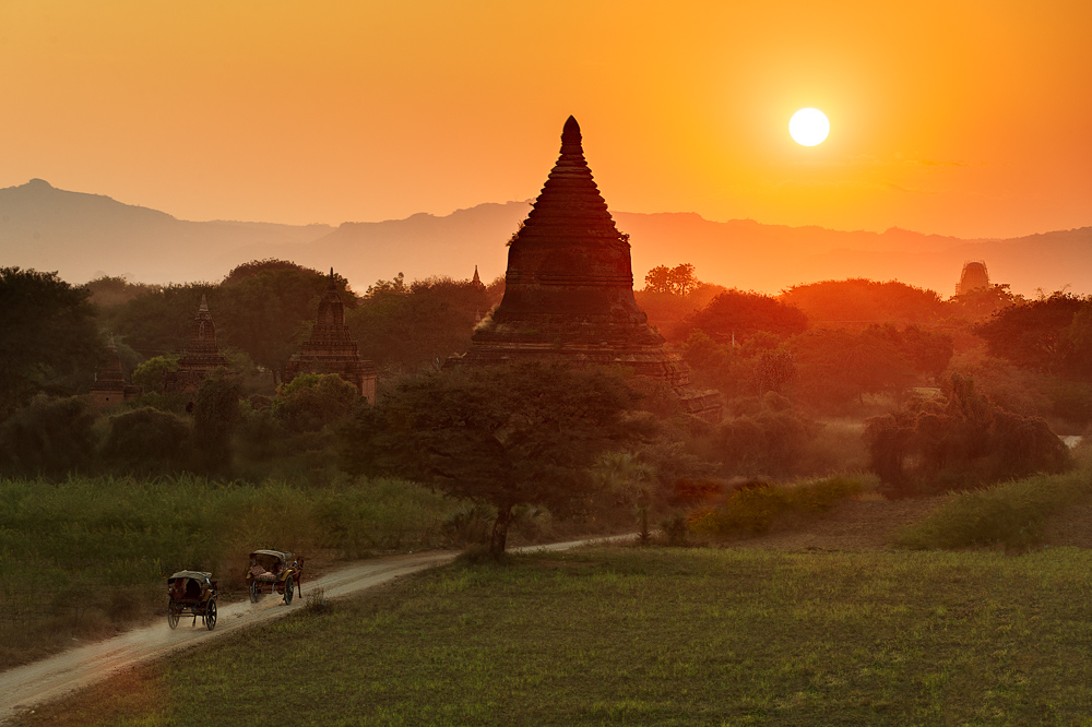 Sunset in Bagan...