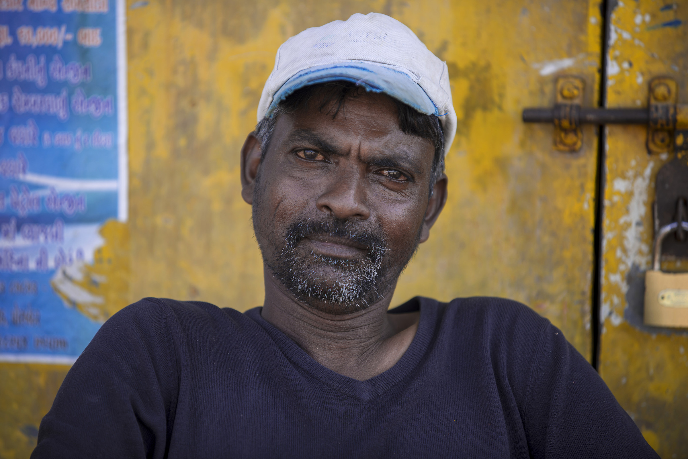 India Gujarat Porbandar: Il pescatore...