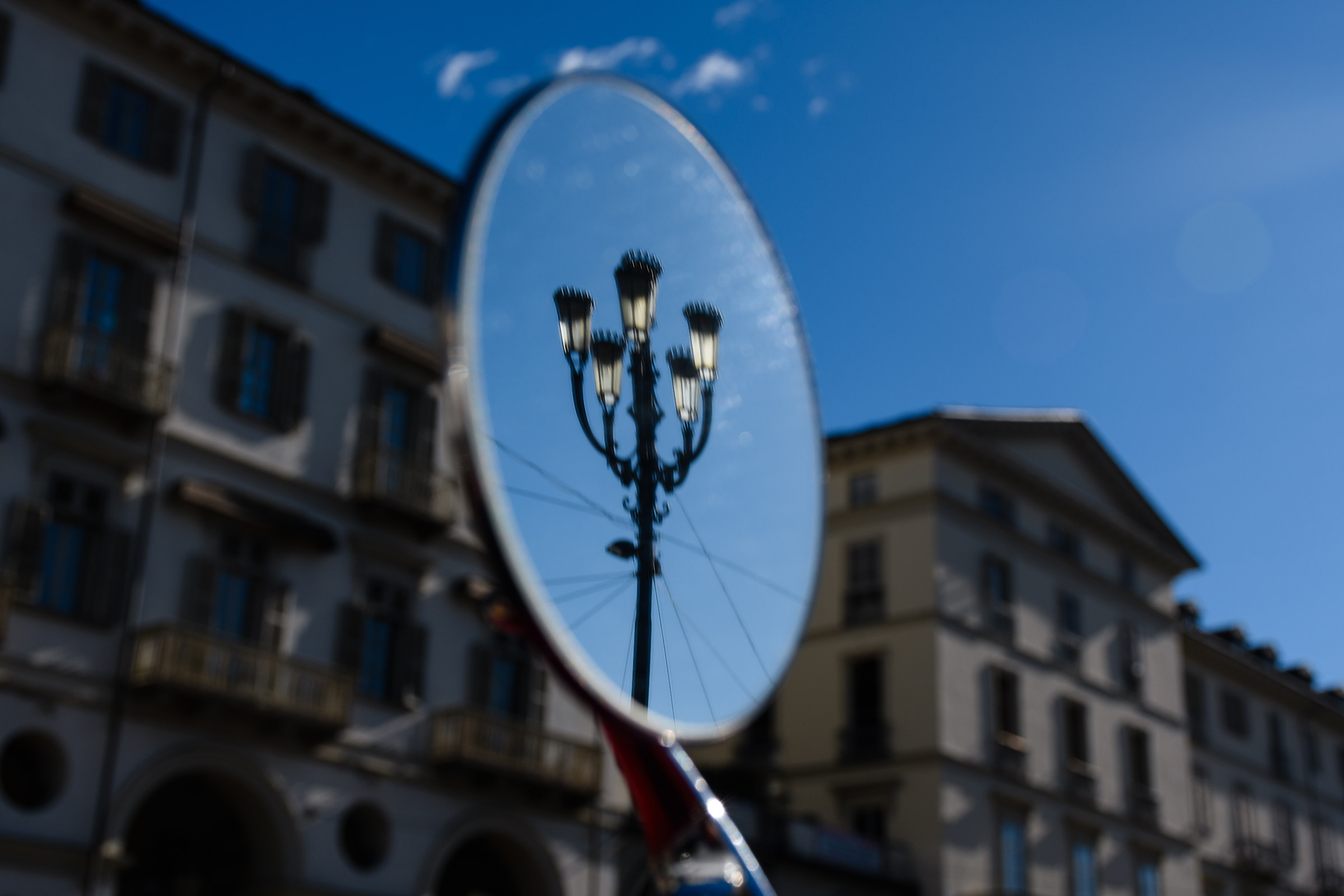 Luce allo specchio...