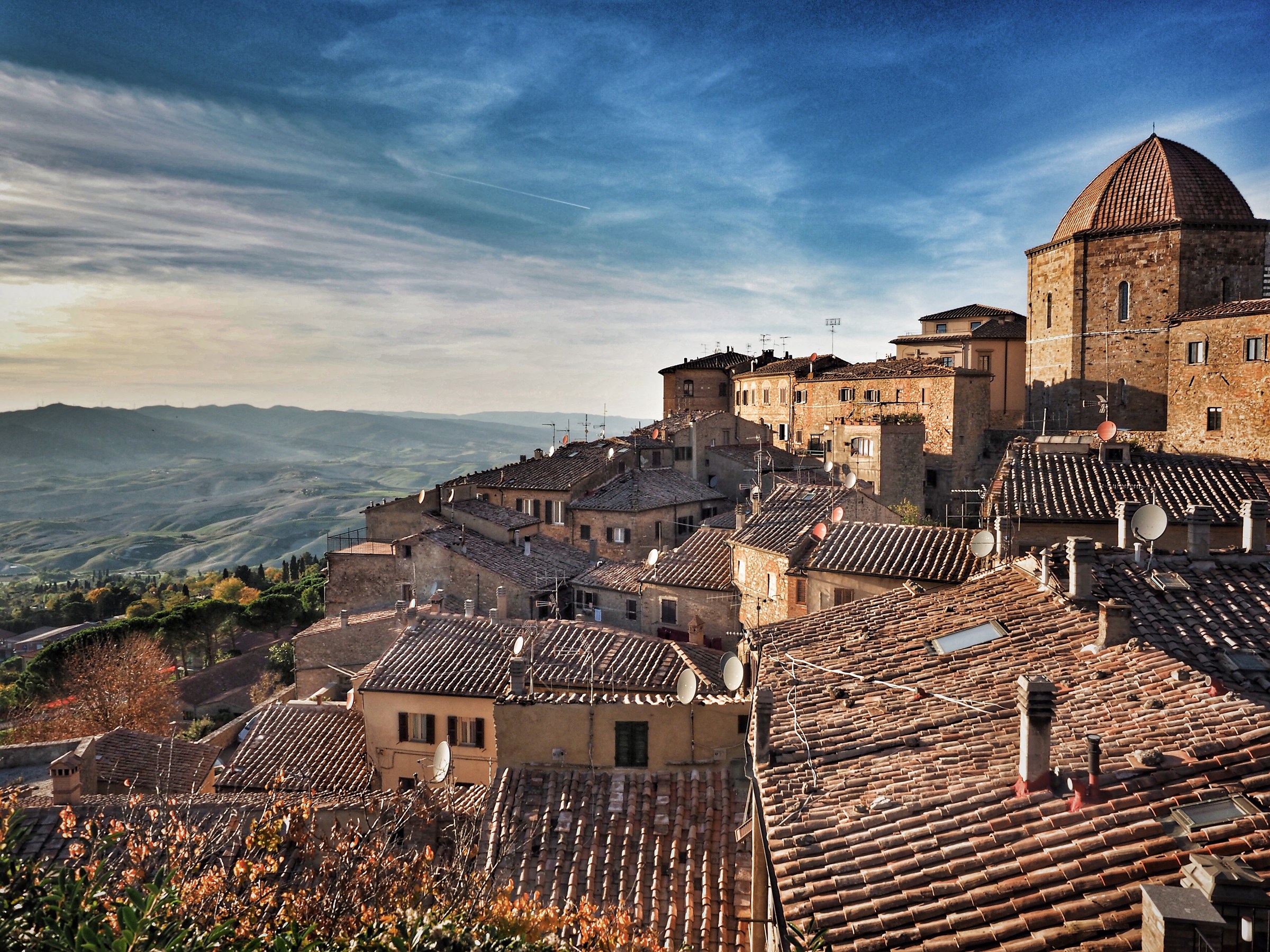 Volterra and its roofs...