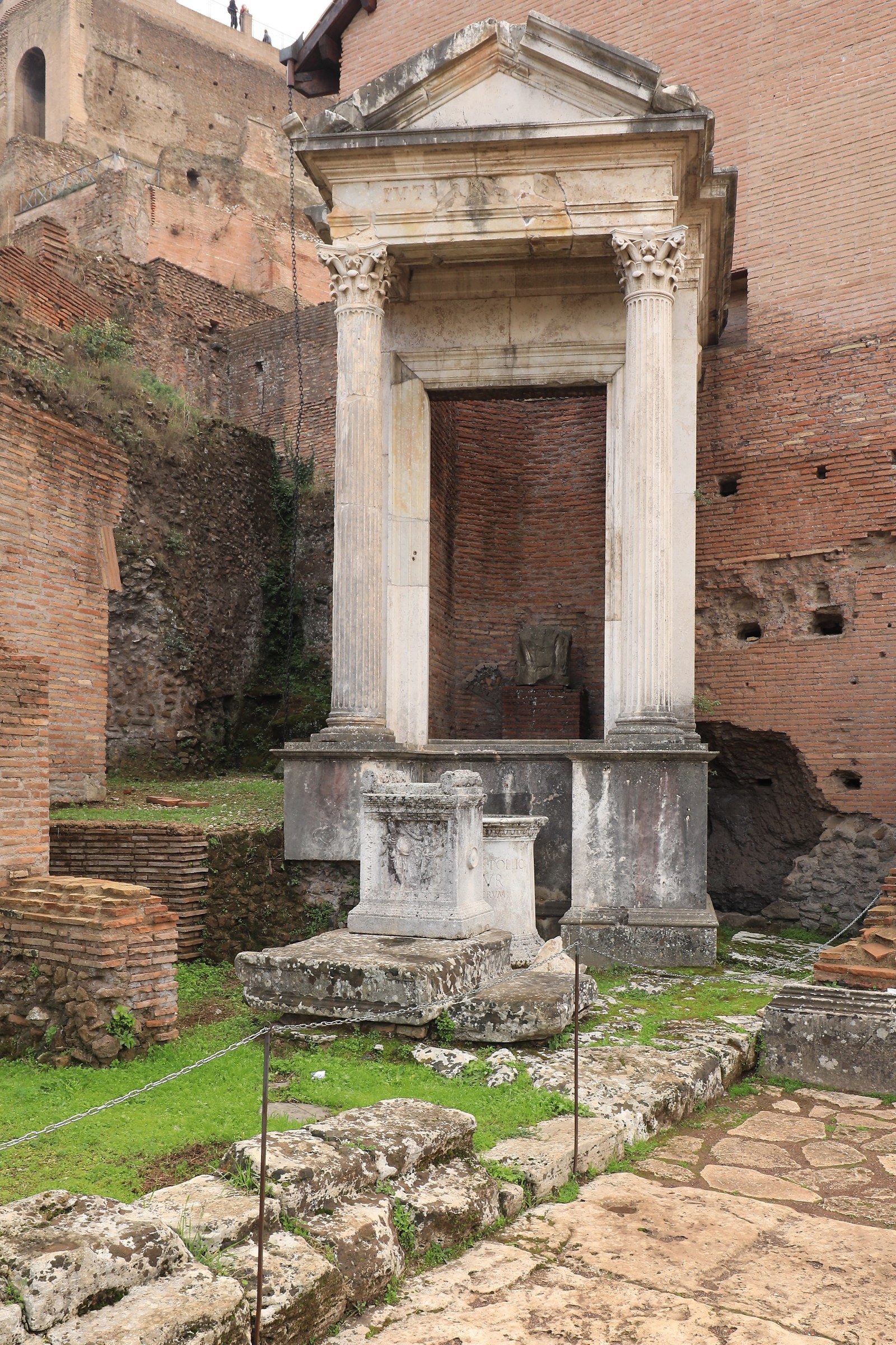 roma hole...