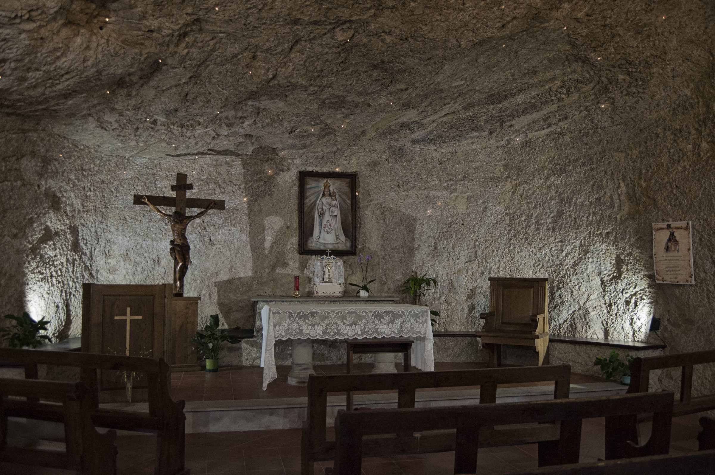 We're in the Calomini-Church in the cave...