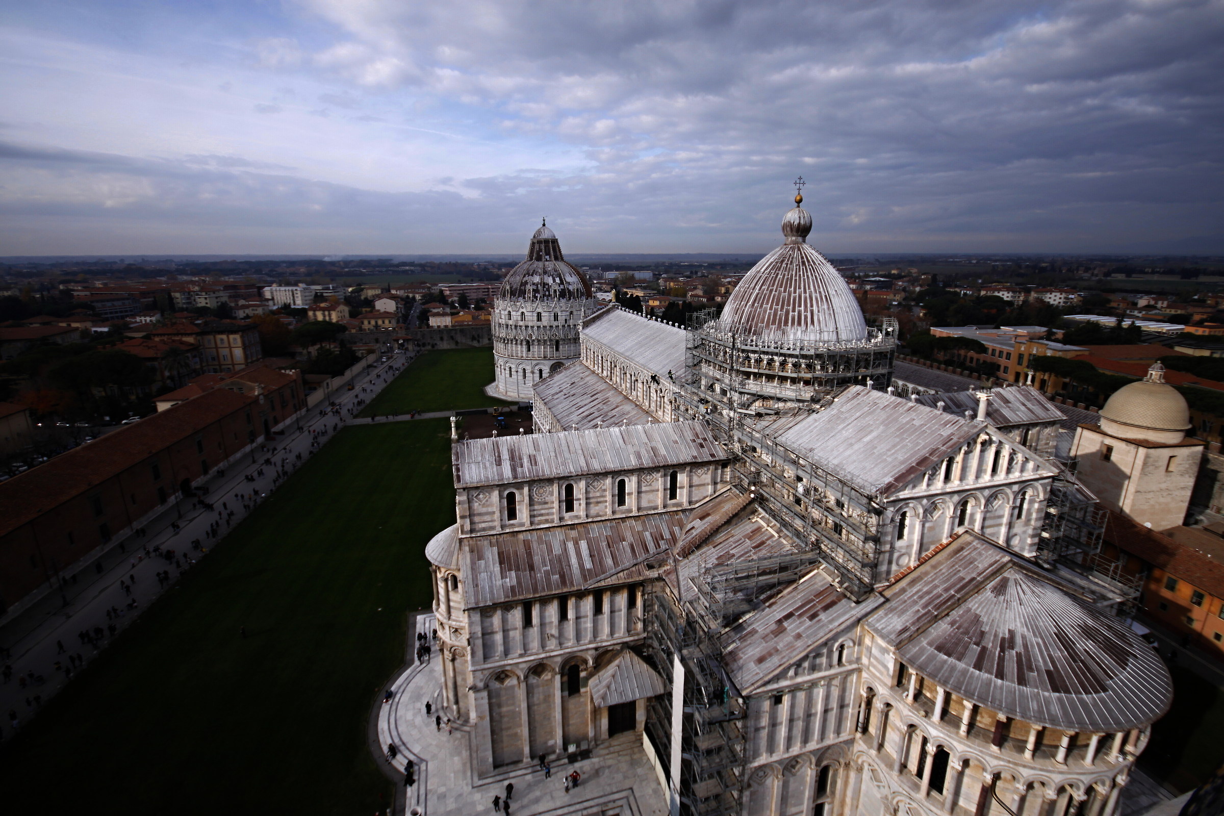 Piazza dei Miracoli vista dalla Torre di Pisa...