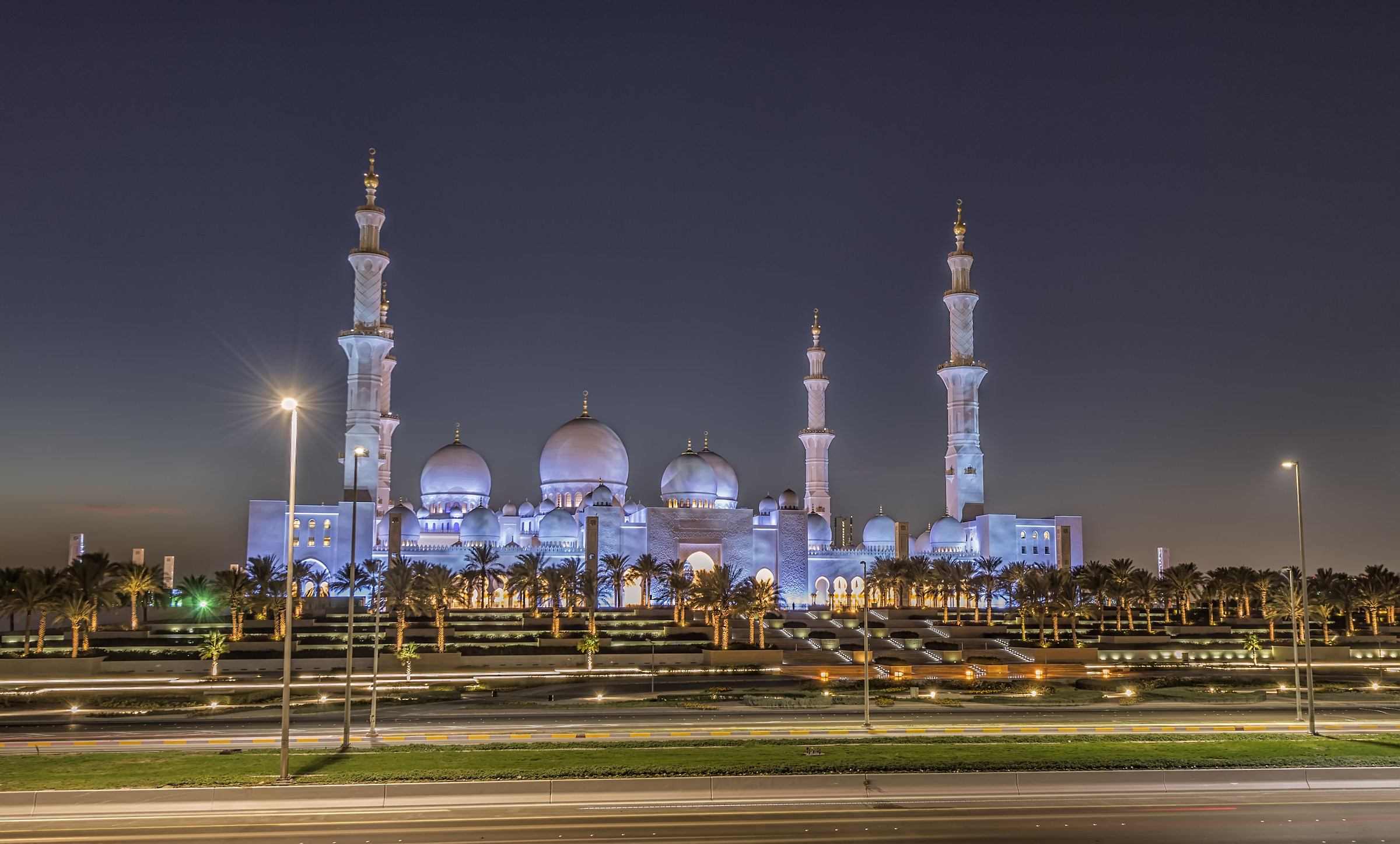 Sheikh Zayed Grand Mosque - Abu Dhabi...
