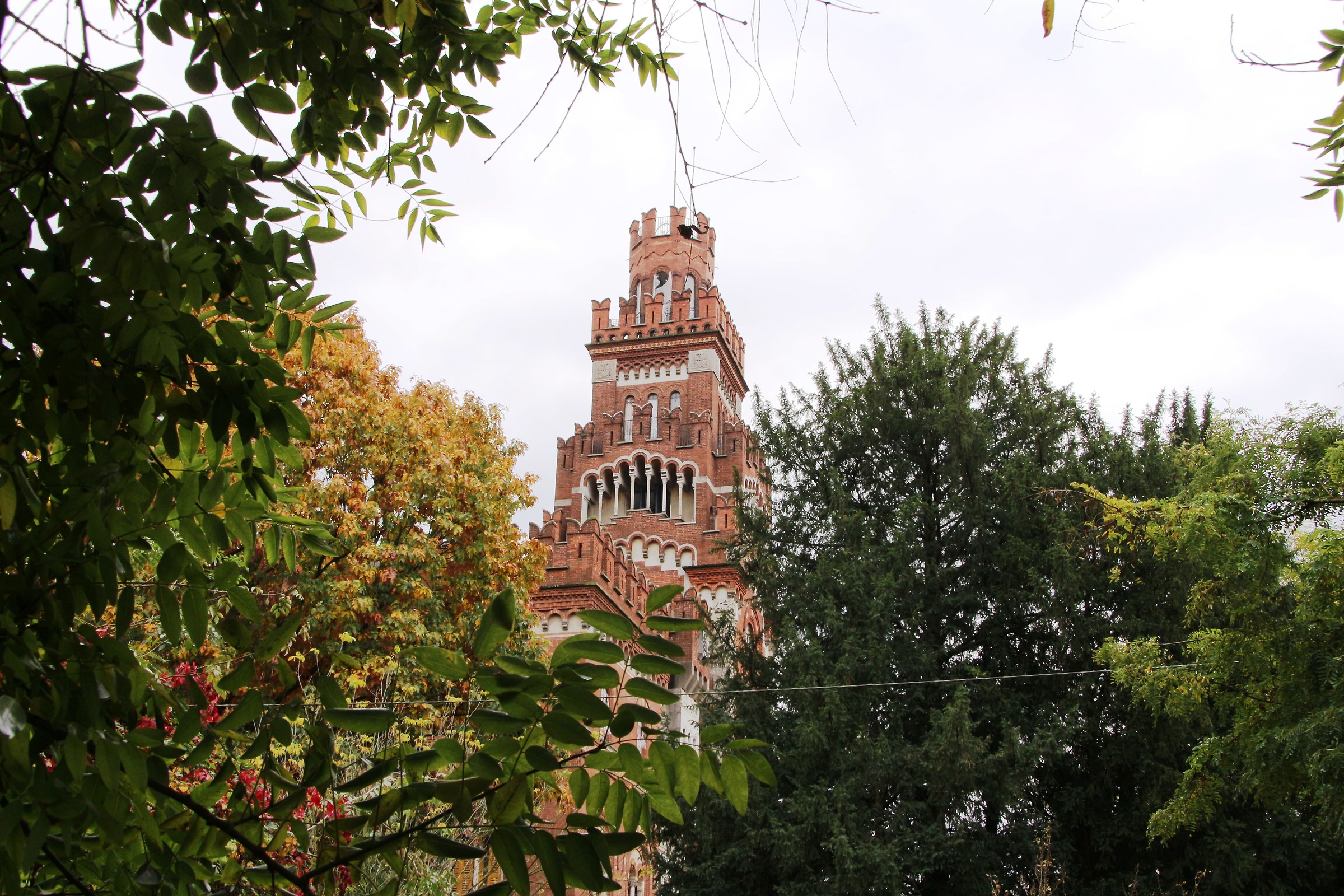 the tower of Villa Crespi...