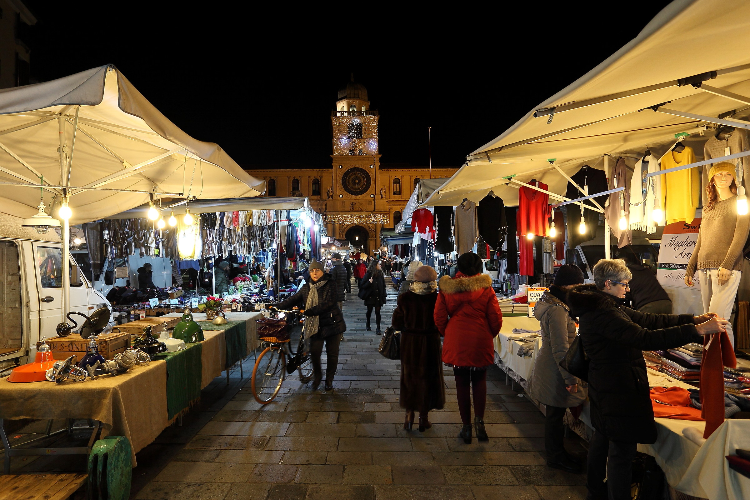 Struscio and flea market in Piazza dei Signori...