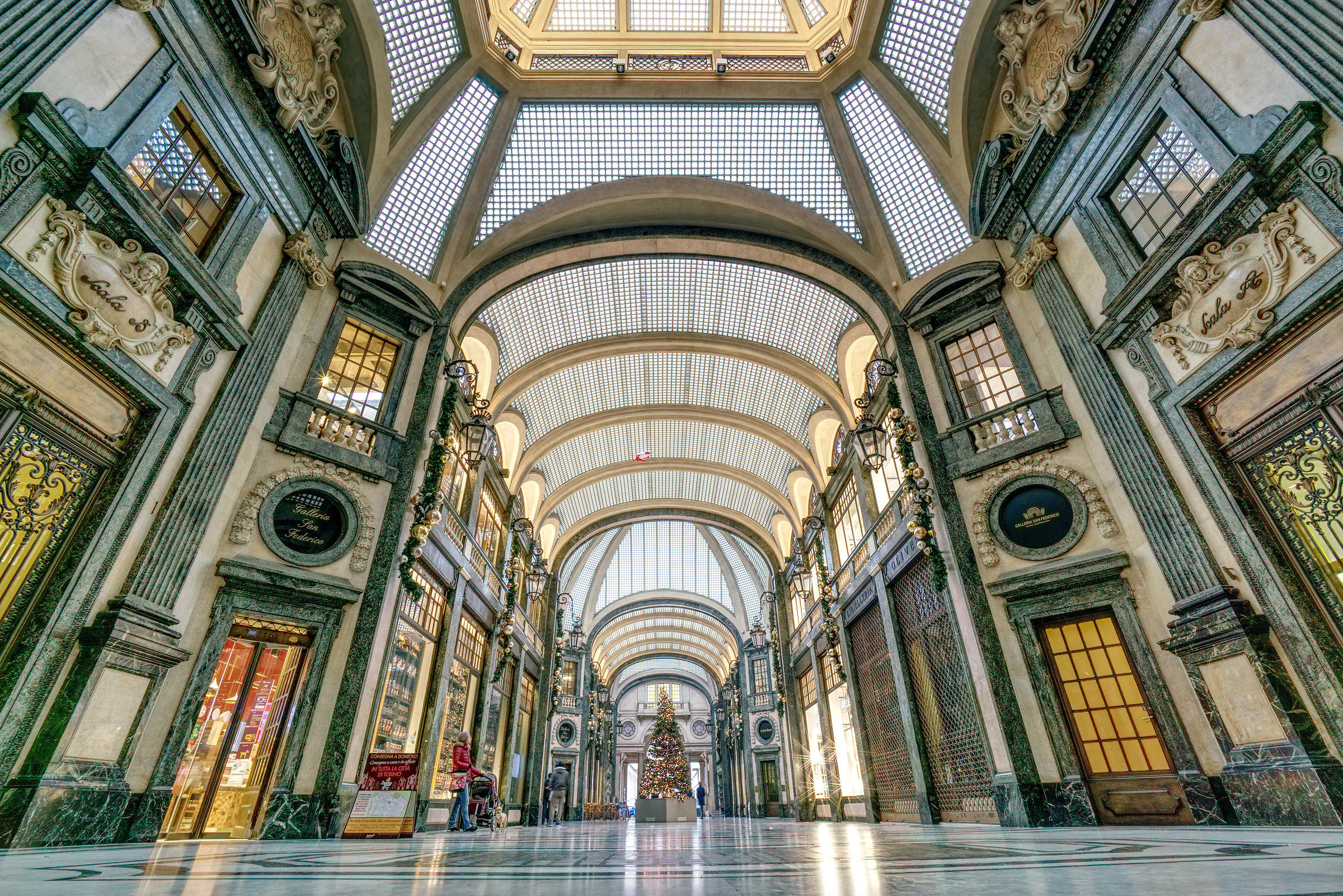Torino, Galleria San Federico...