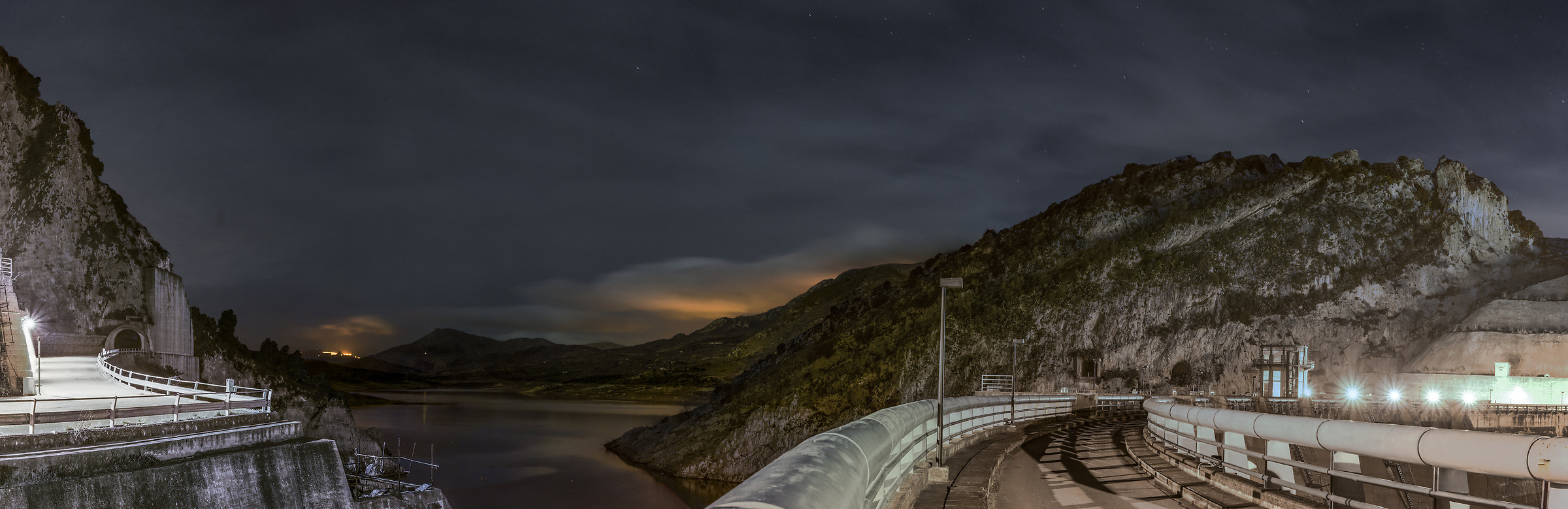 Una notte alla diga - A night at the dam...