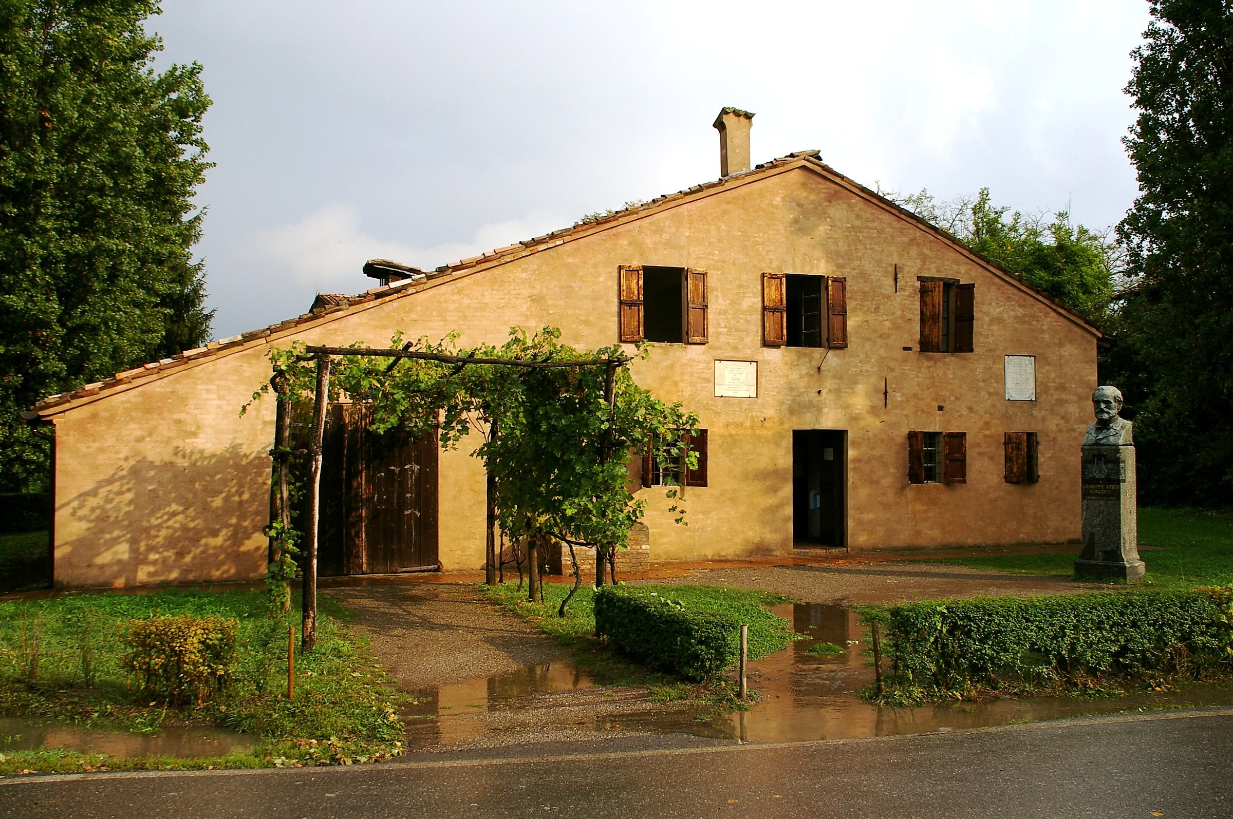 Roncole (Busseto):Casa natale di Giuseppe Verdi...