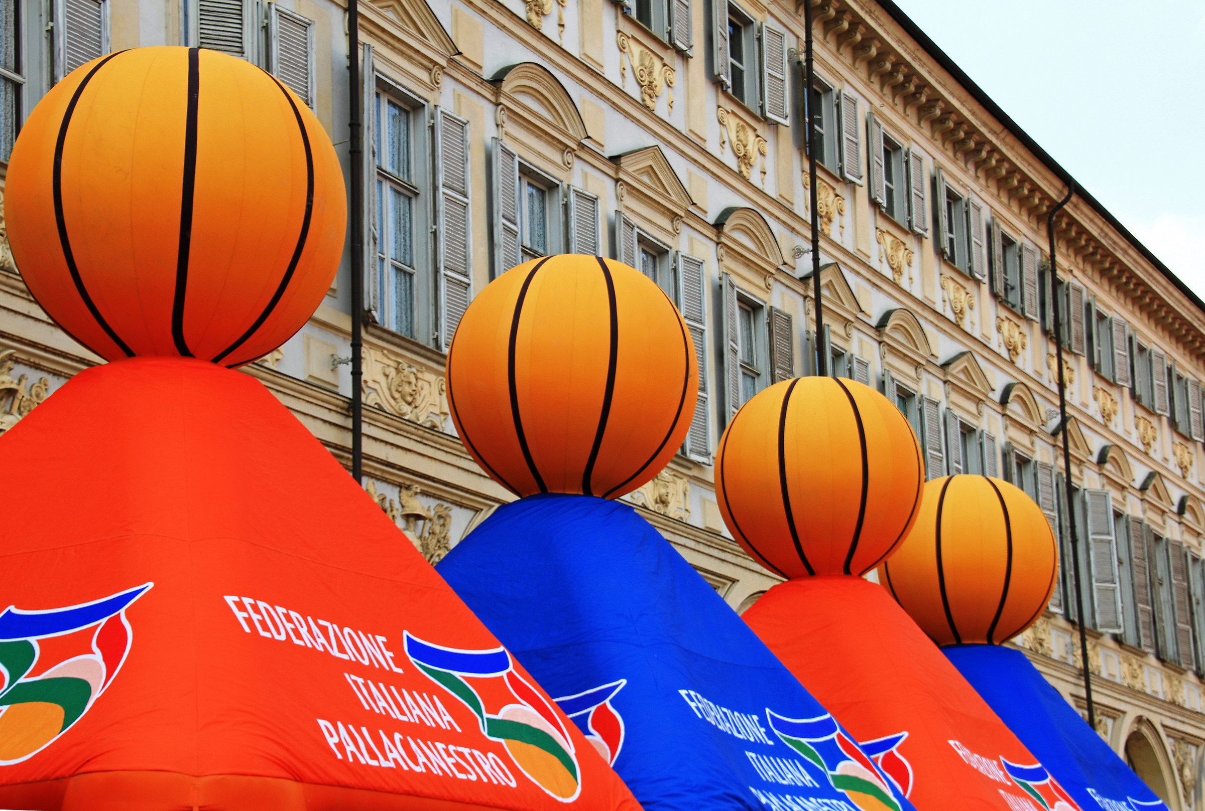 Turin-6: Colors and shape in Piazza San Carlo...