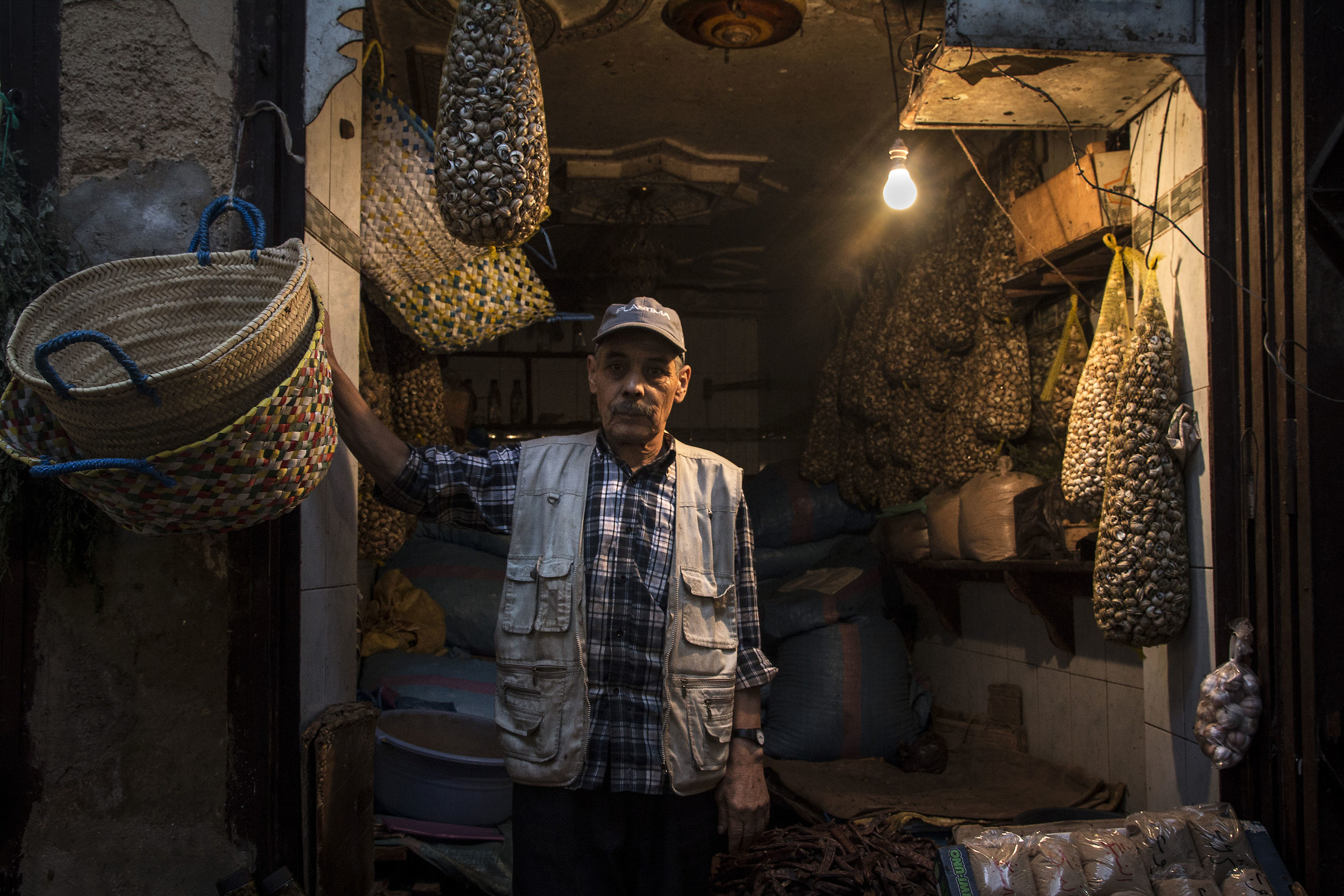 Portraits in Medina - The snail seller...