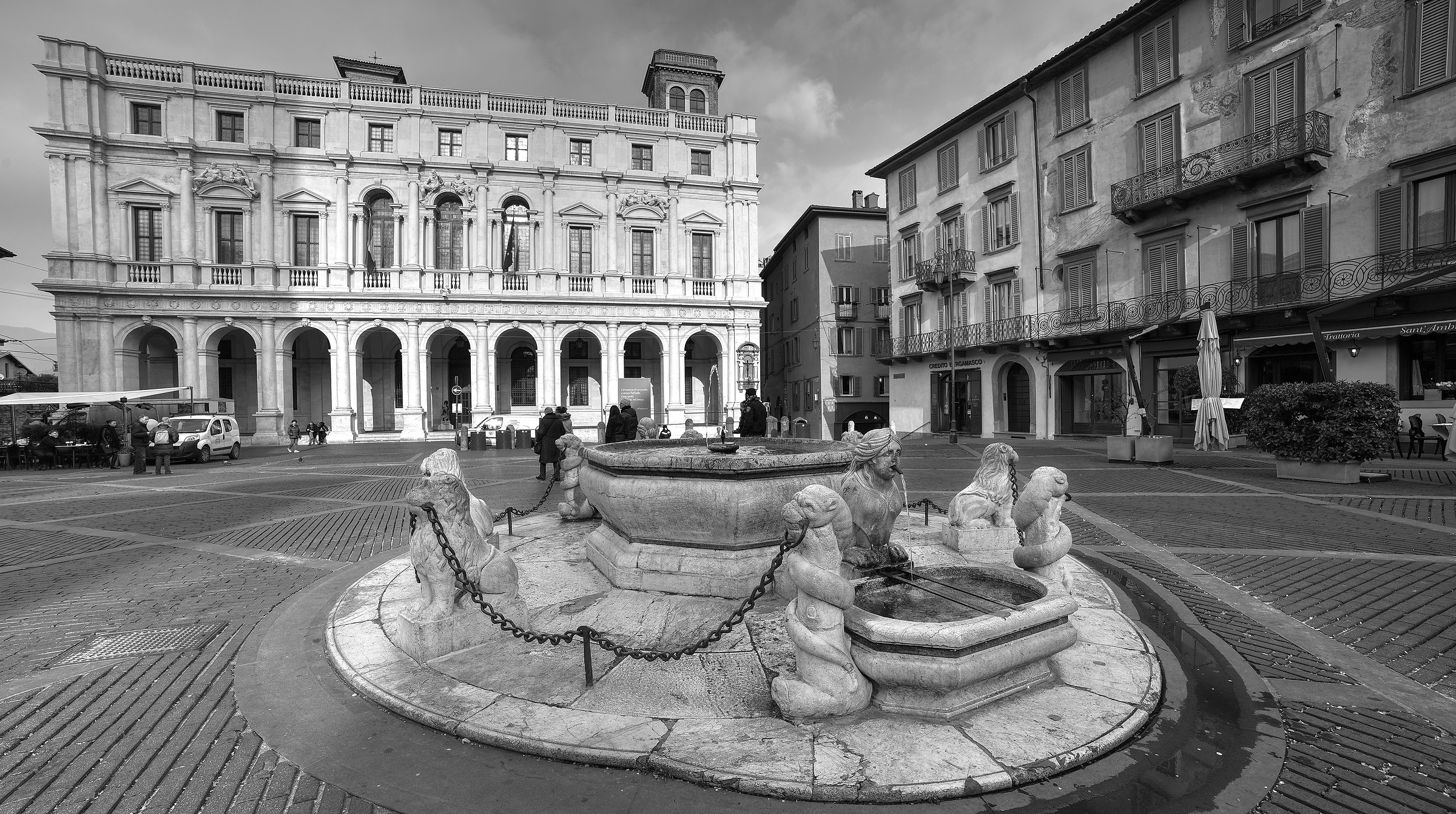 Piazza Vecchia III...