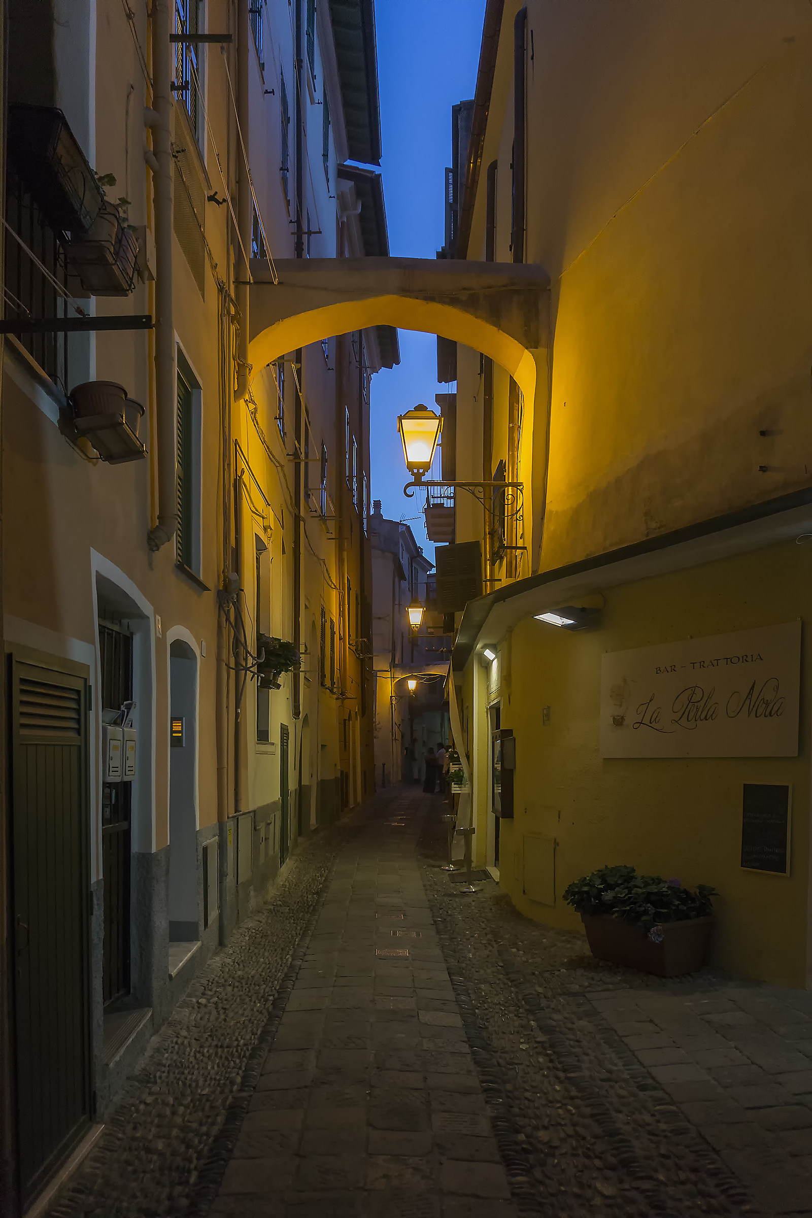 For the alleys of Bordighera...