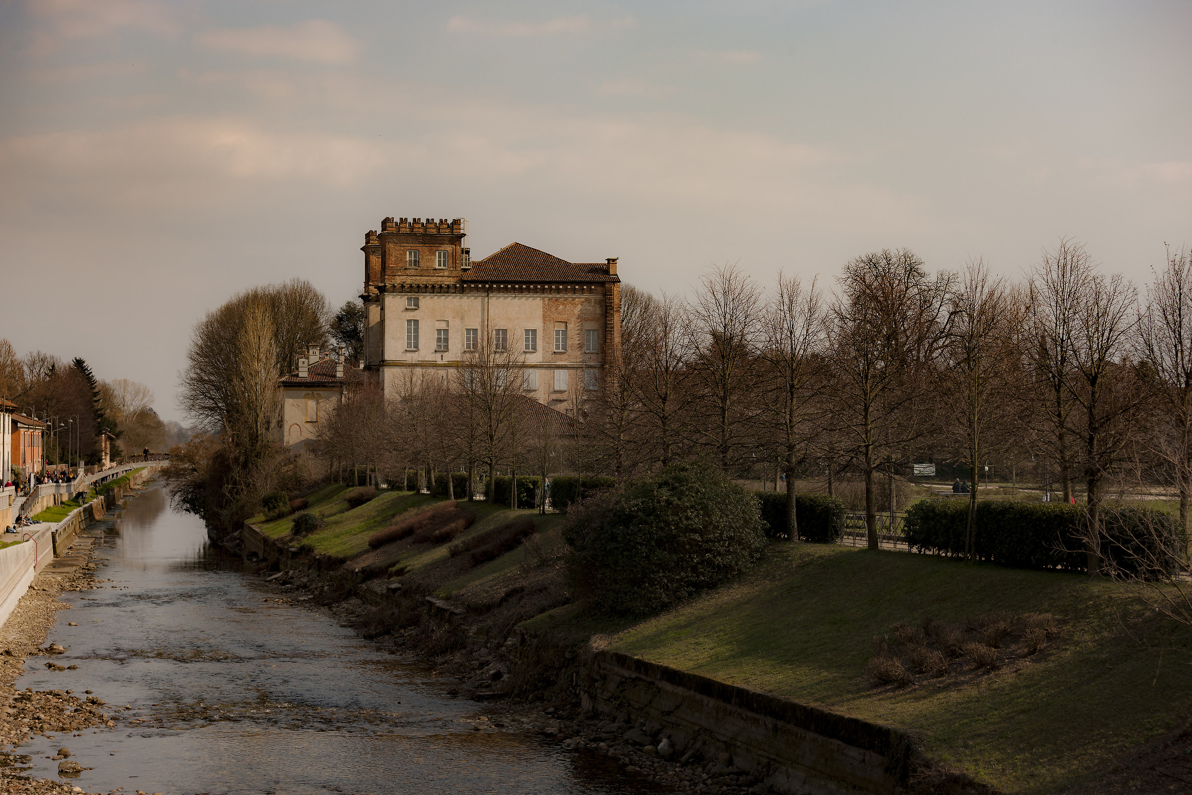 Naviglio Grande Castello...