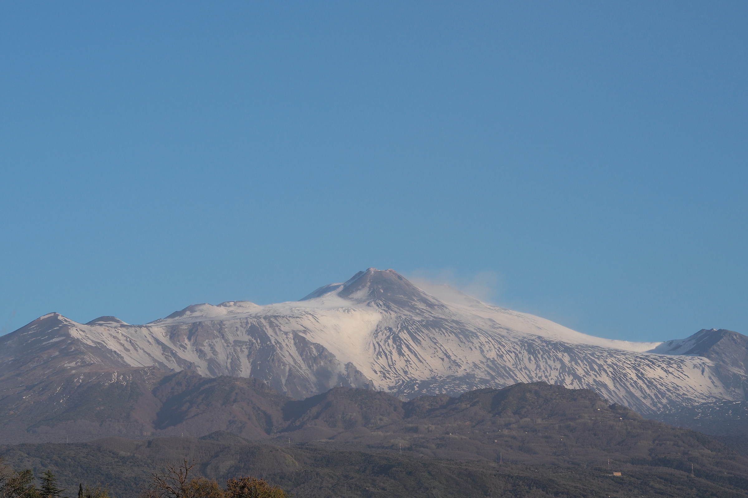 L'Etna all'alba...