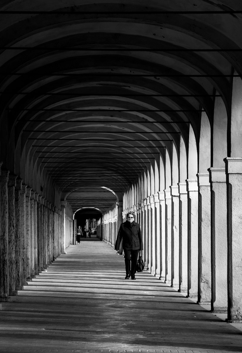 Under the arches of Comacchio....