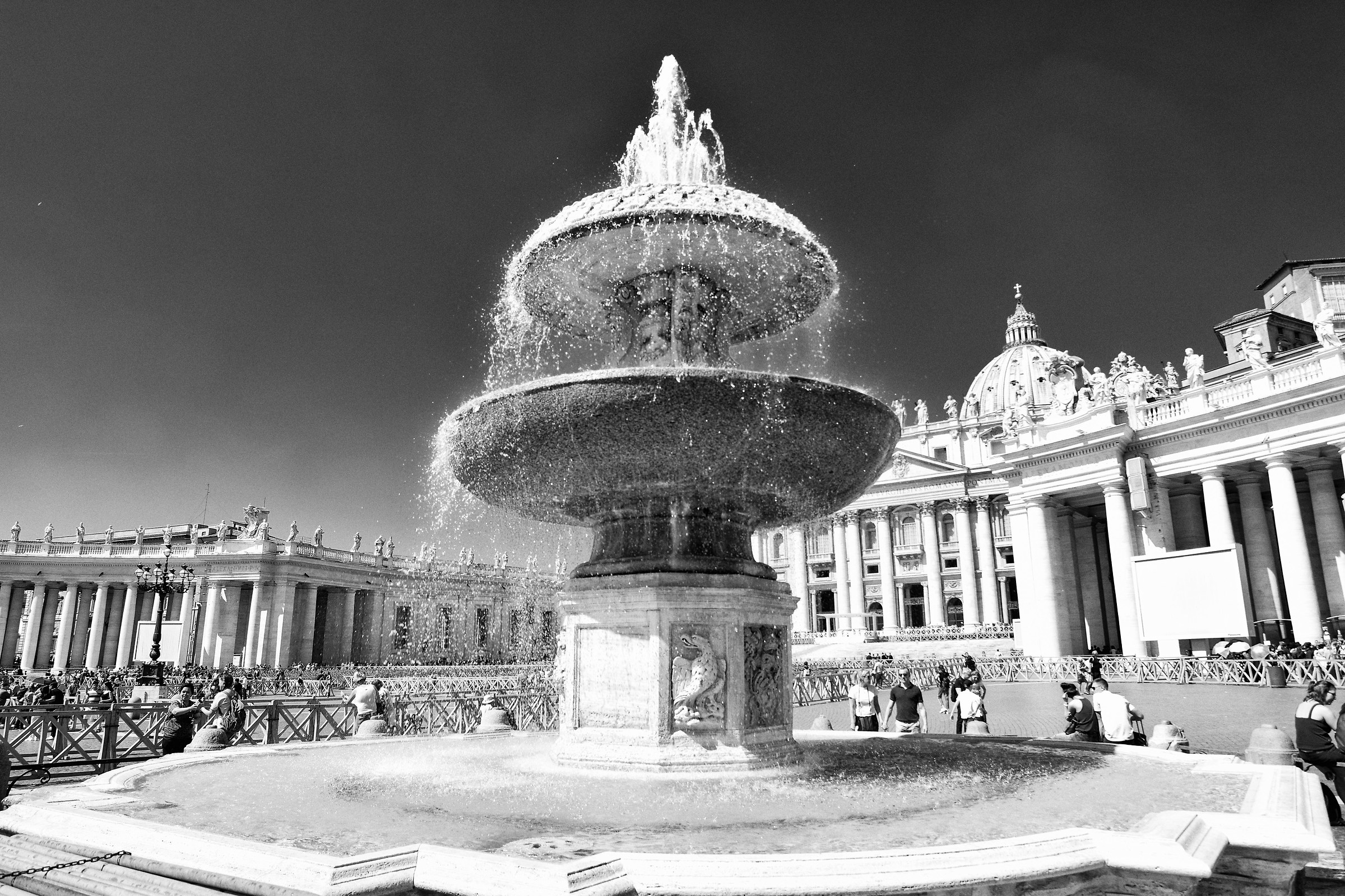 Fontana Antica Piazza S. Pietro...