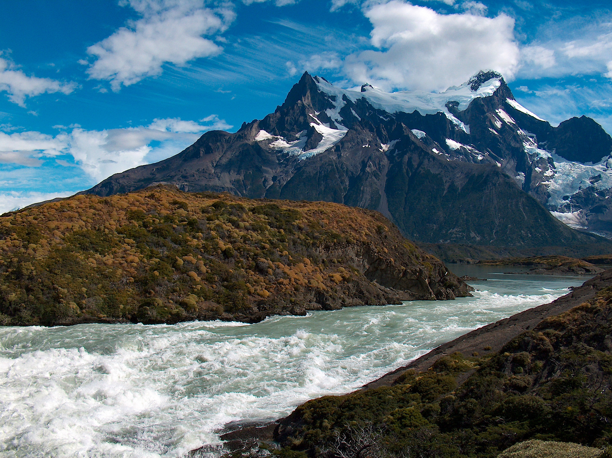 Paine Grande-Patagonia...