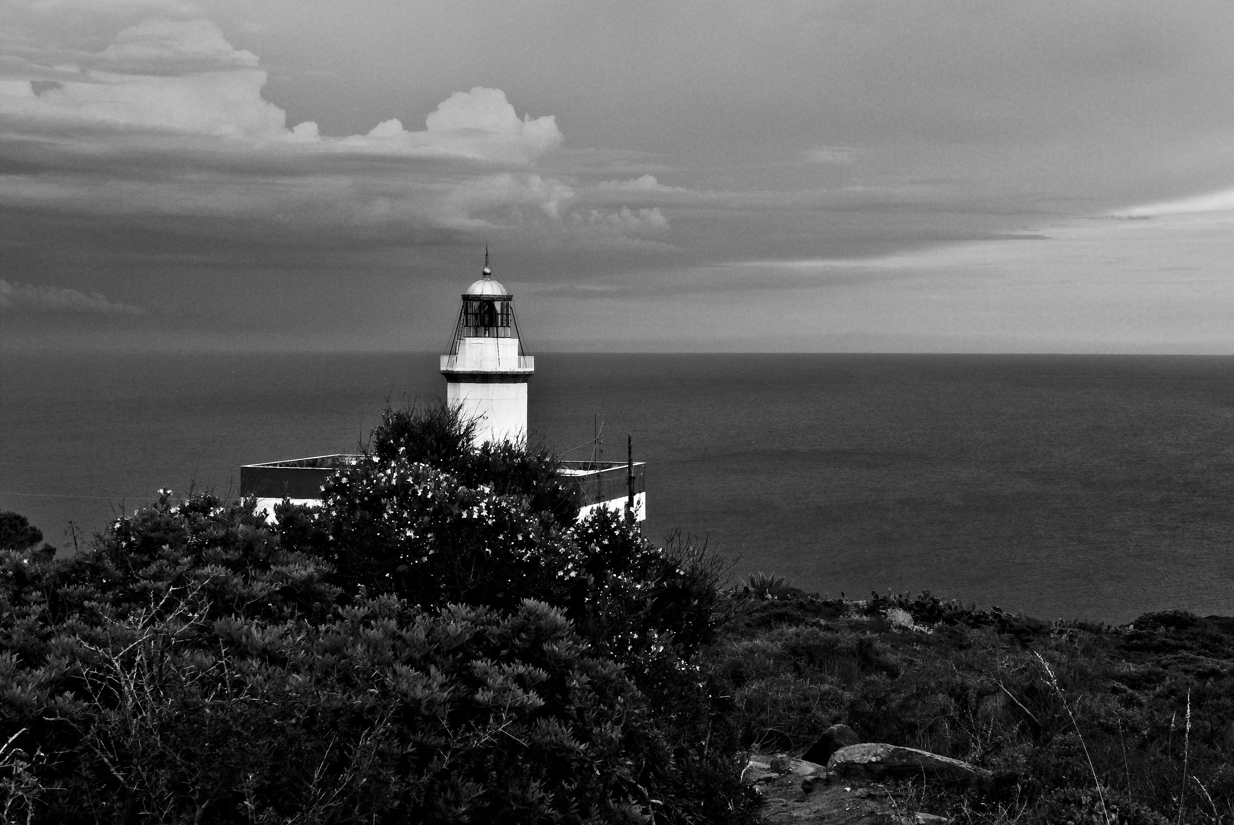 Capel Red Lighthouse/BN...