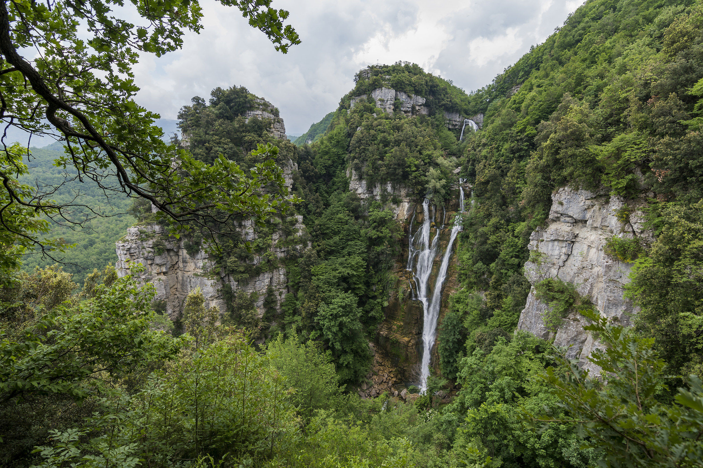 Waterfalls of the green-Borrello...