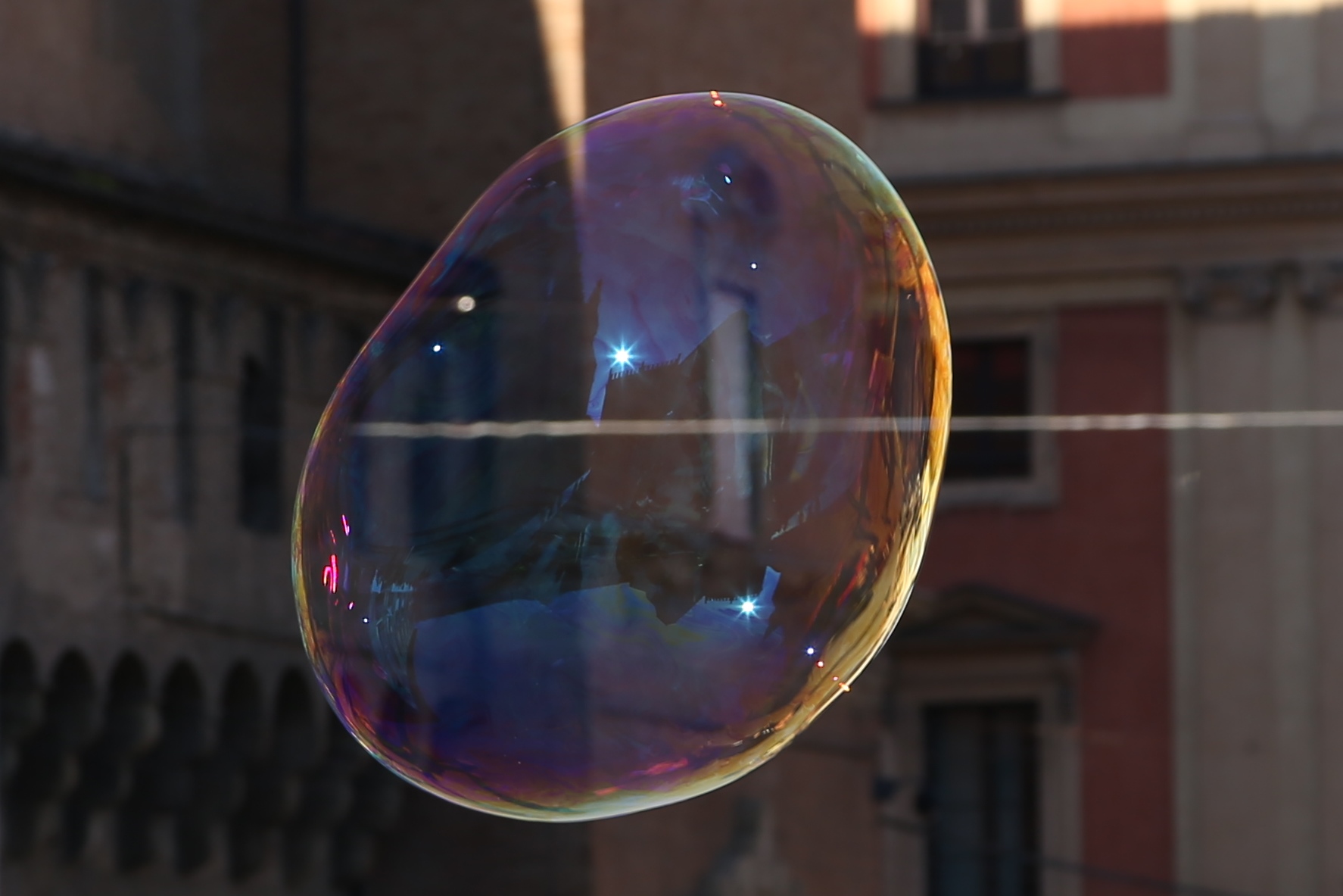 Piazza del Nettuno in una bolla di sapone ......
