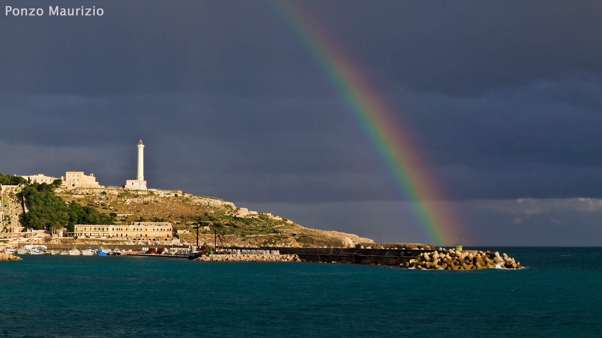 Un abbraccio tutto colorato!...