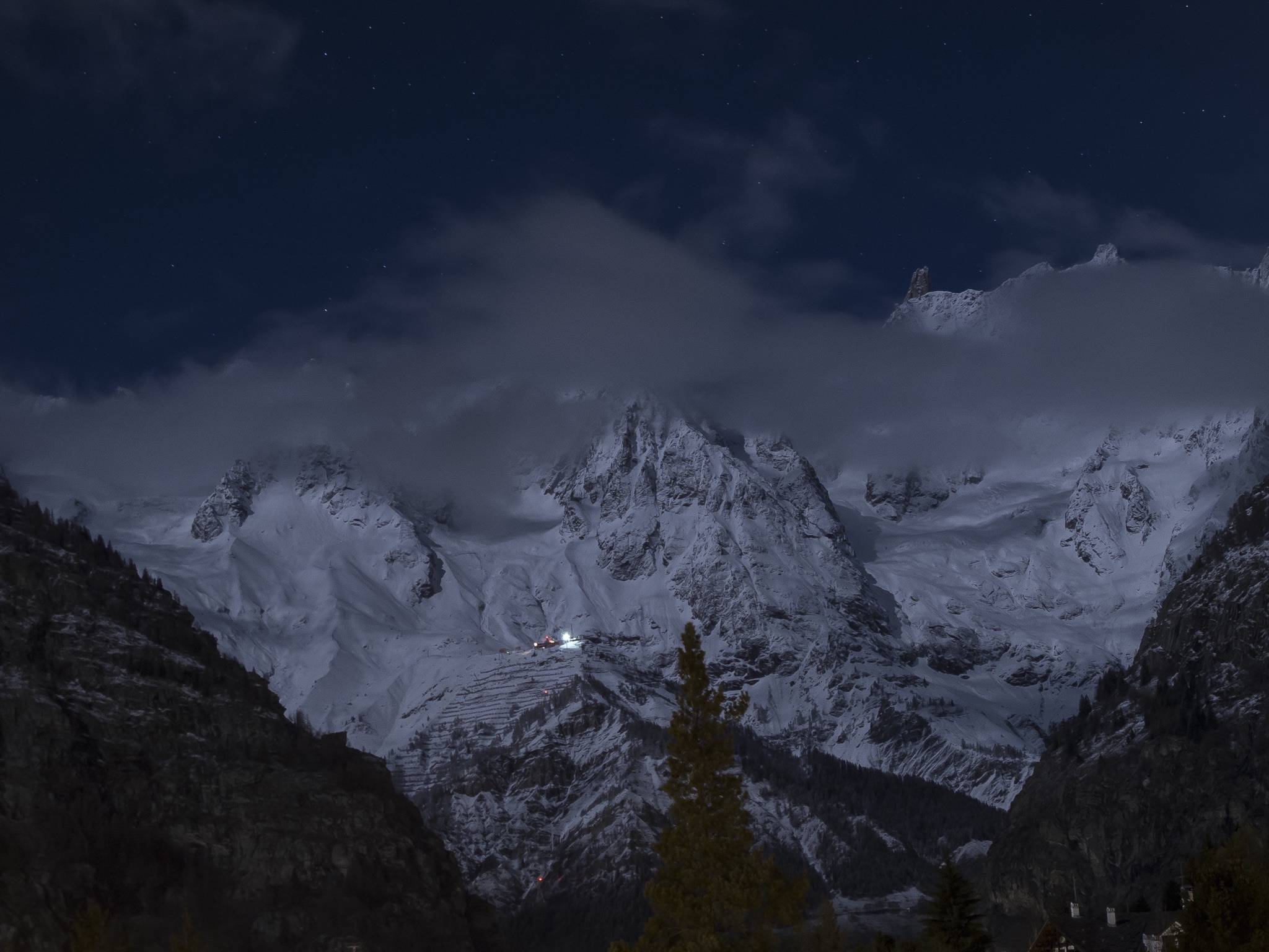 Il Monte Bianco sotto le stelle...