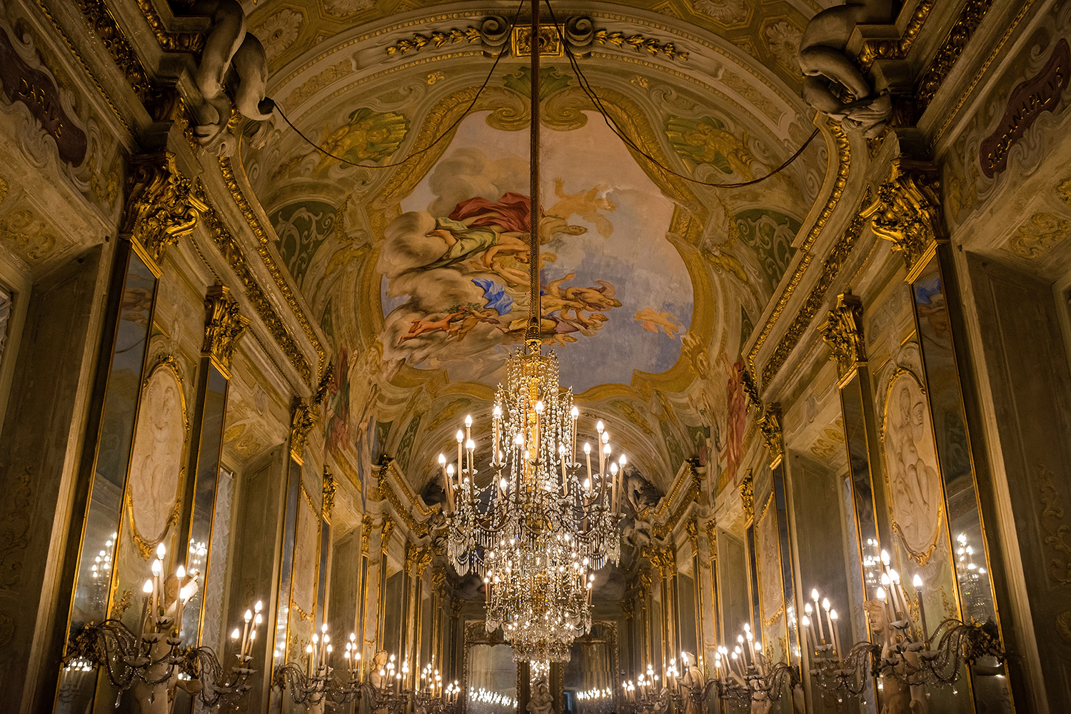 The hall of mirrors...