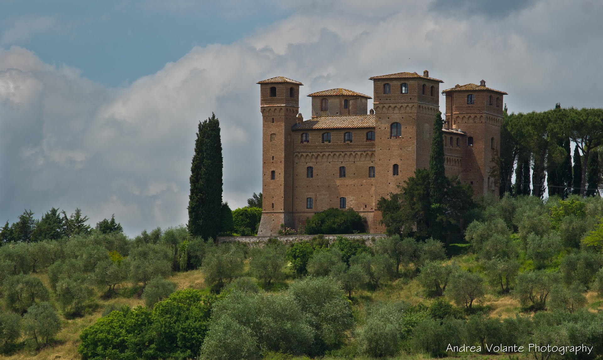 Small medieval jewel in the land of Tuscany....