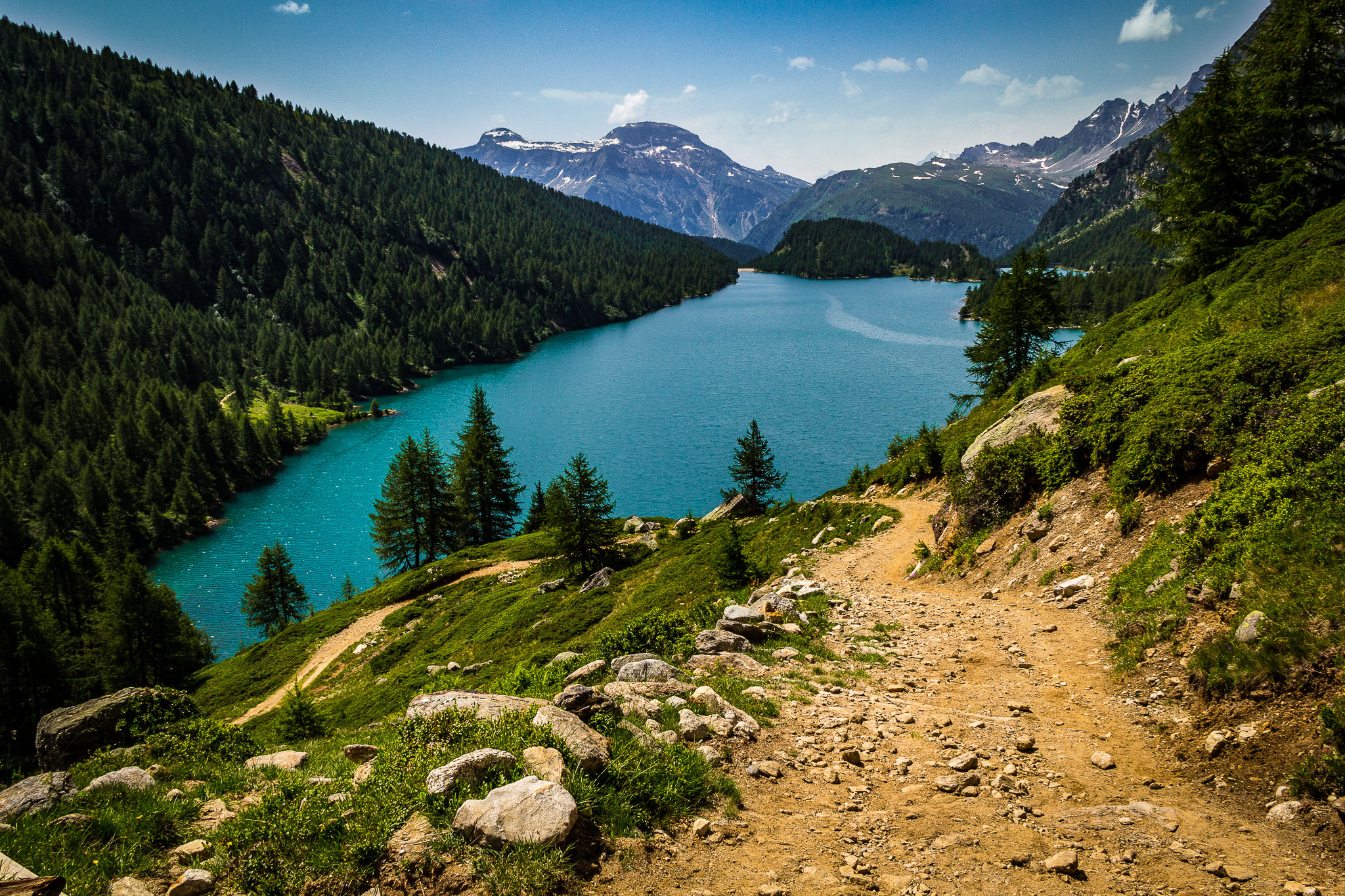 Alpe Devero con l'omonimo lago....
