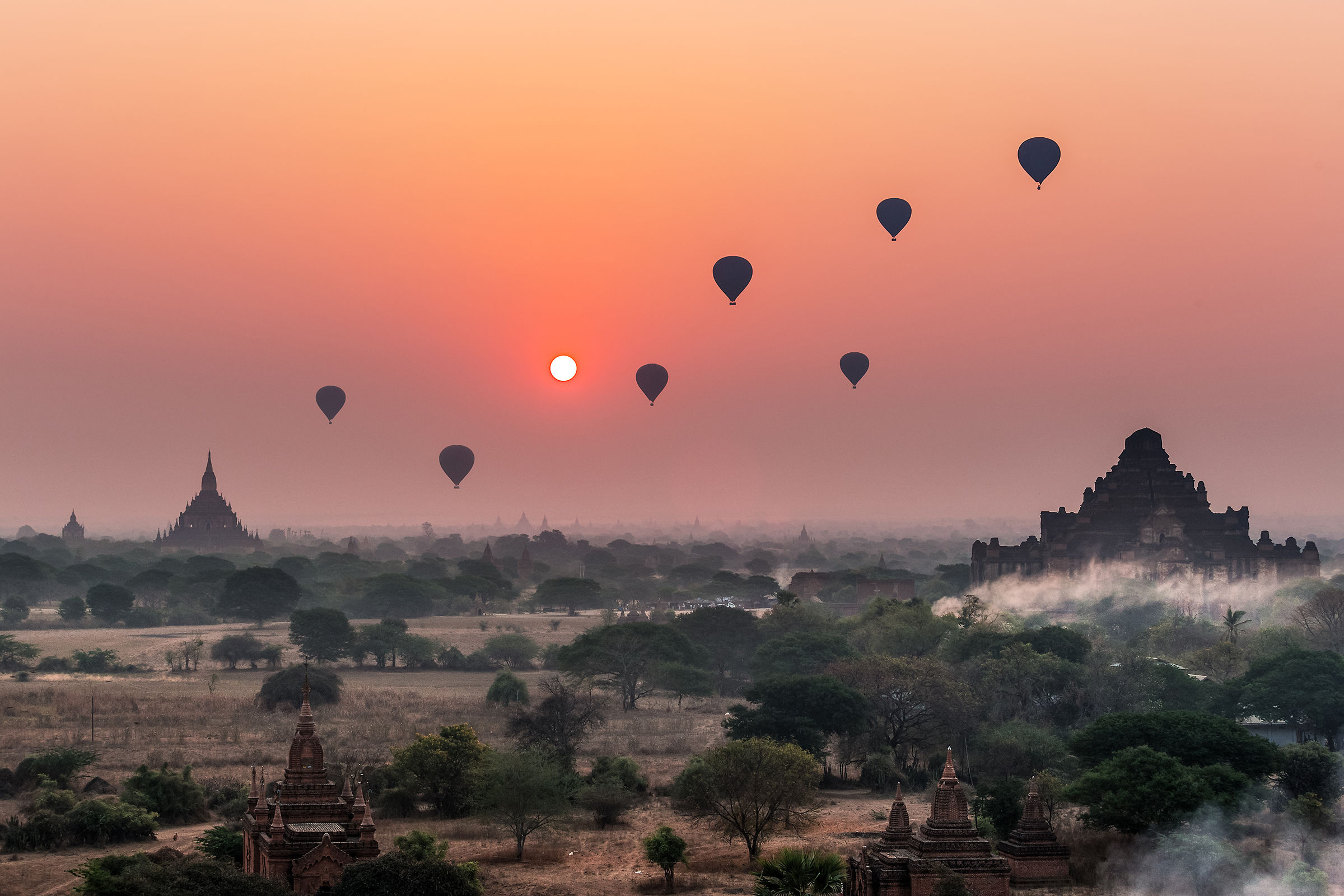 La valle dei templi a Bagan...