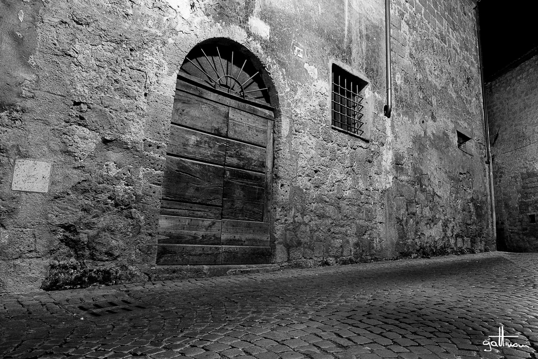 Orvieto, the streets of the old town at night 4...