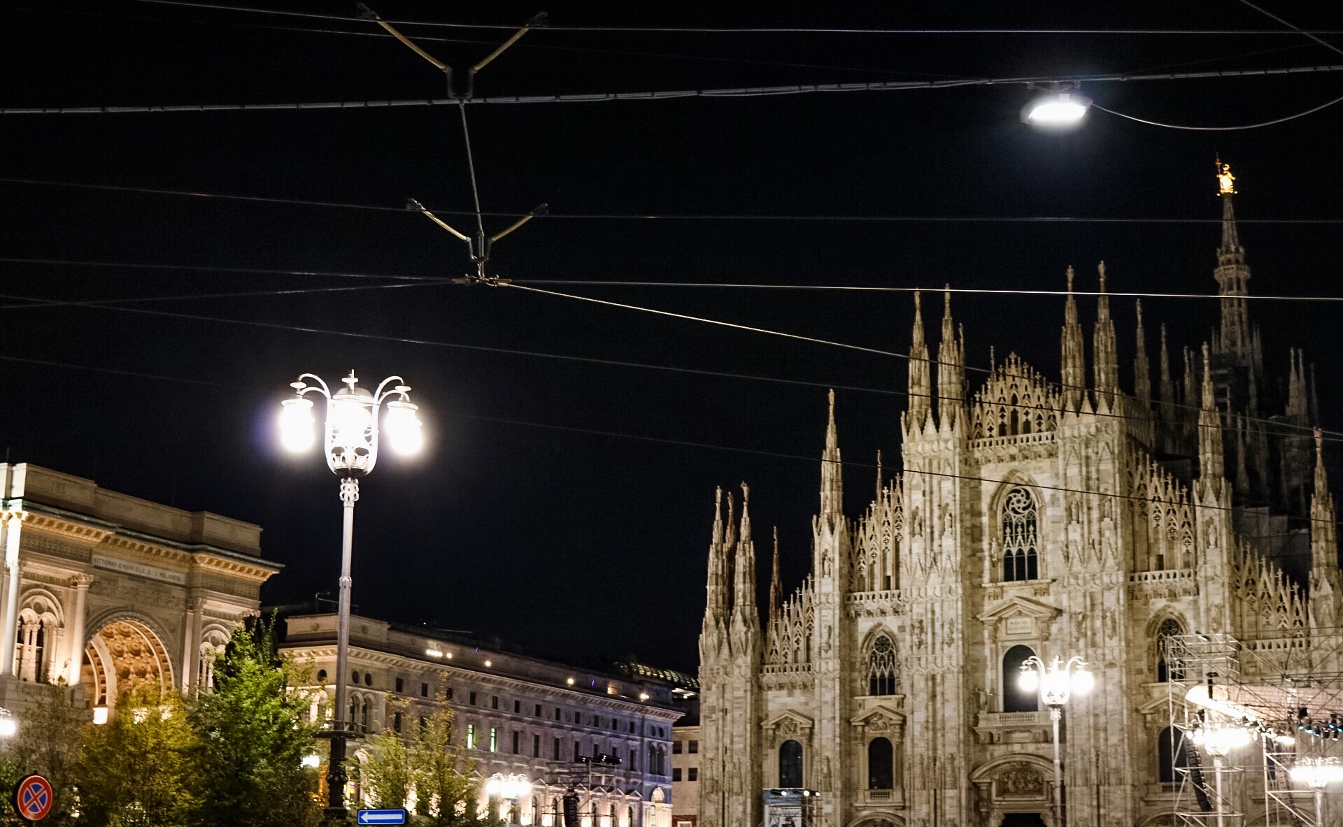 Piazza Duomo illuminata...
