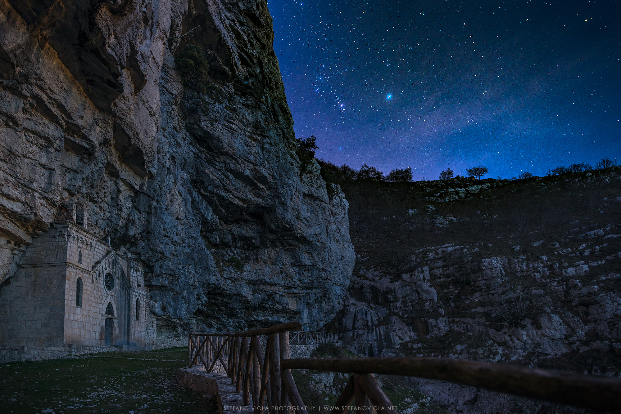 Night falls, the Hermitage of San Michele...