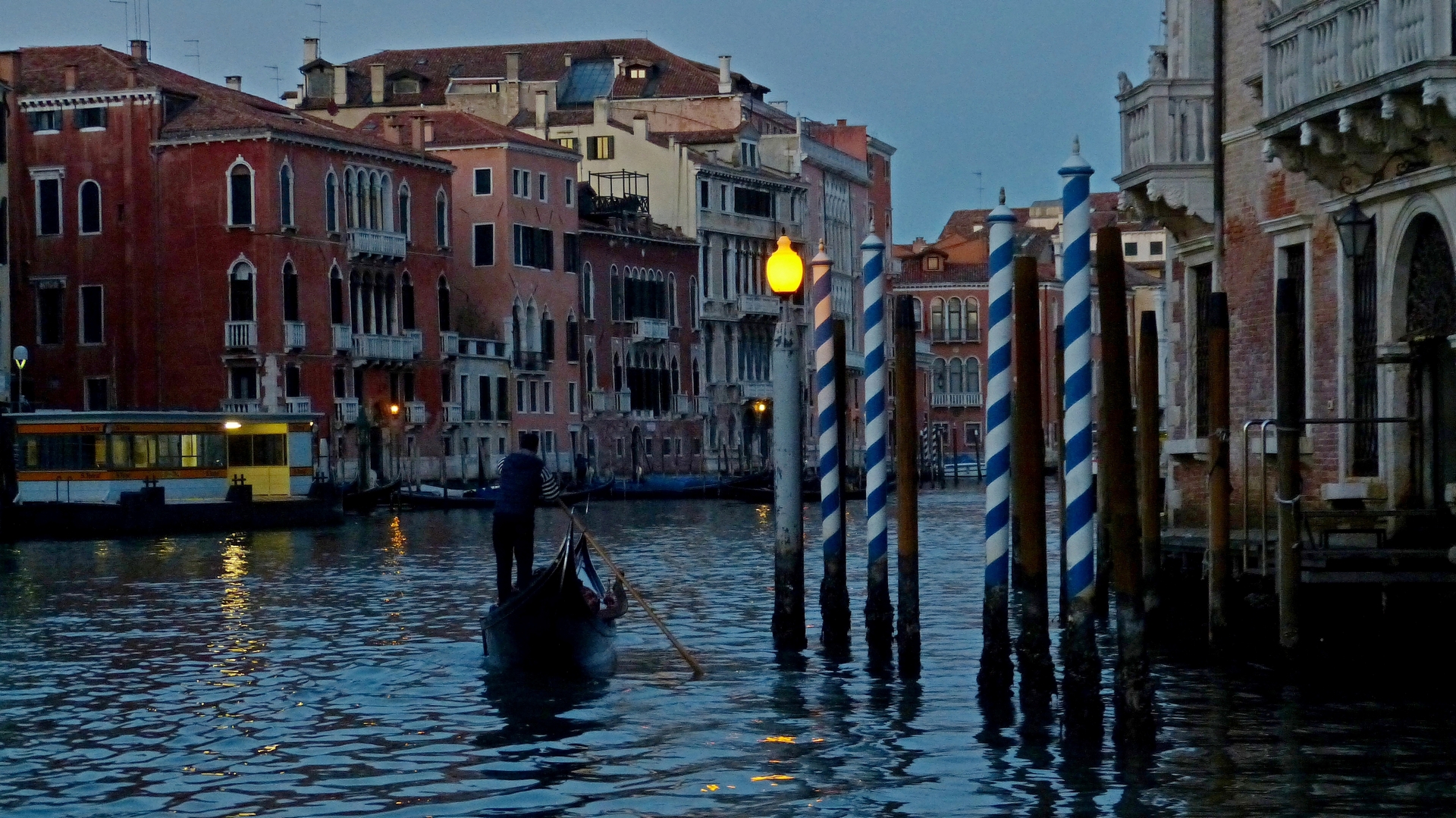The evening is another Venice...