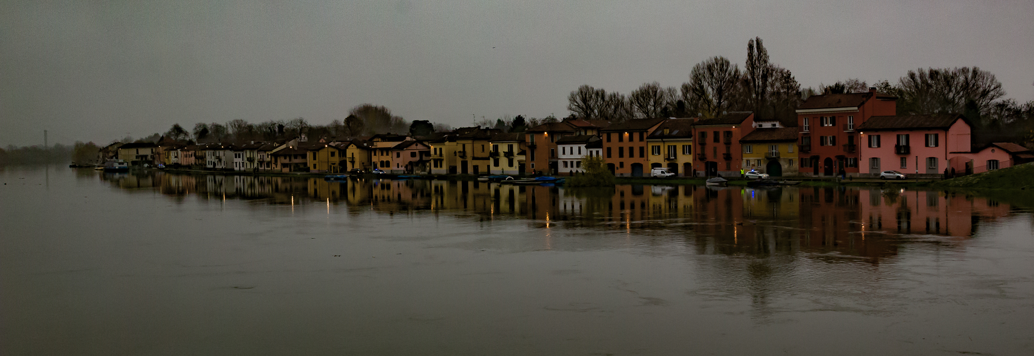 Pavia, banks droit...
