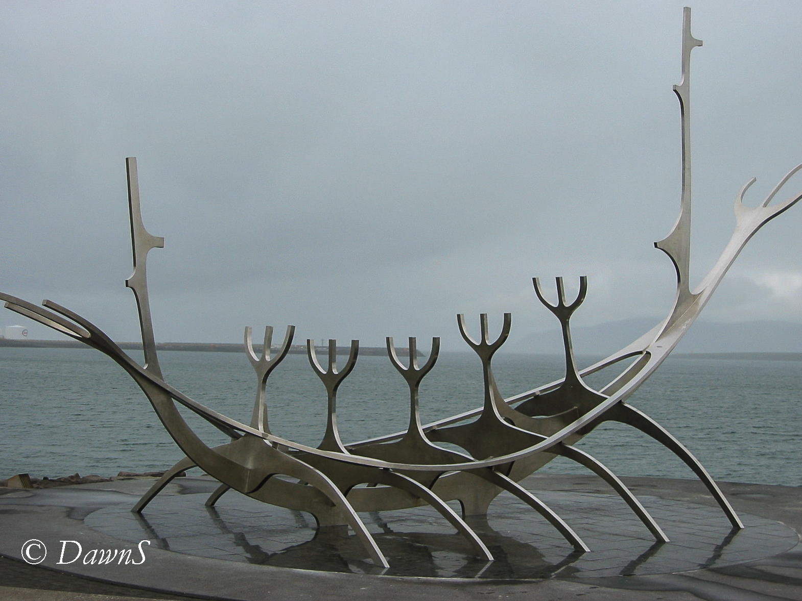 Viking Longship sculpture view 1...